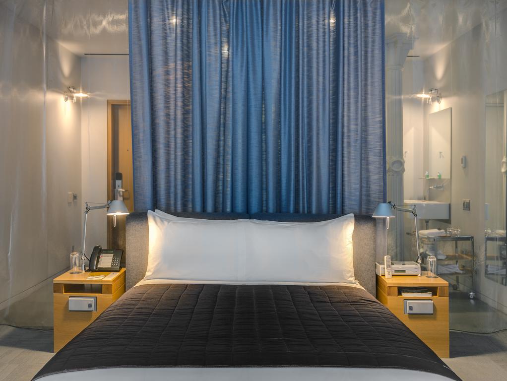 Double Queen Size Bed