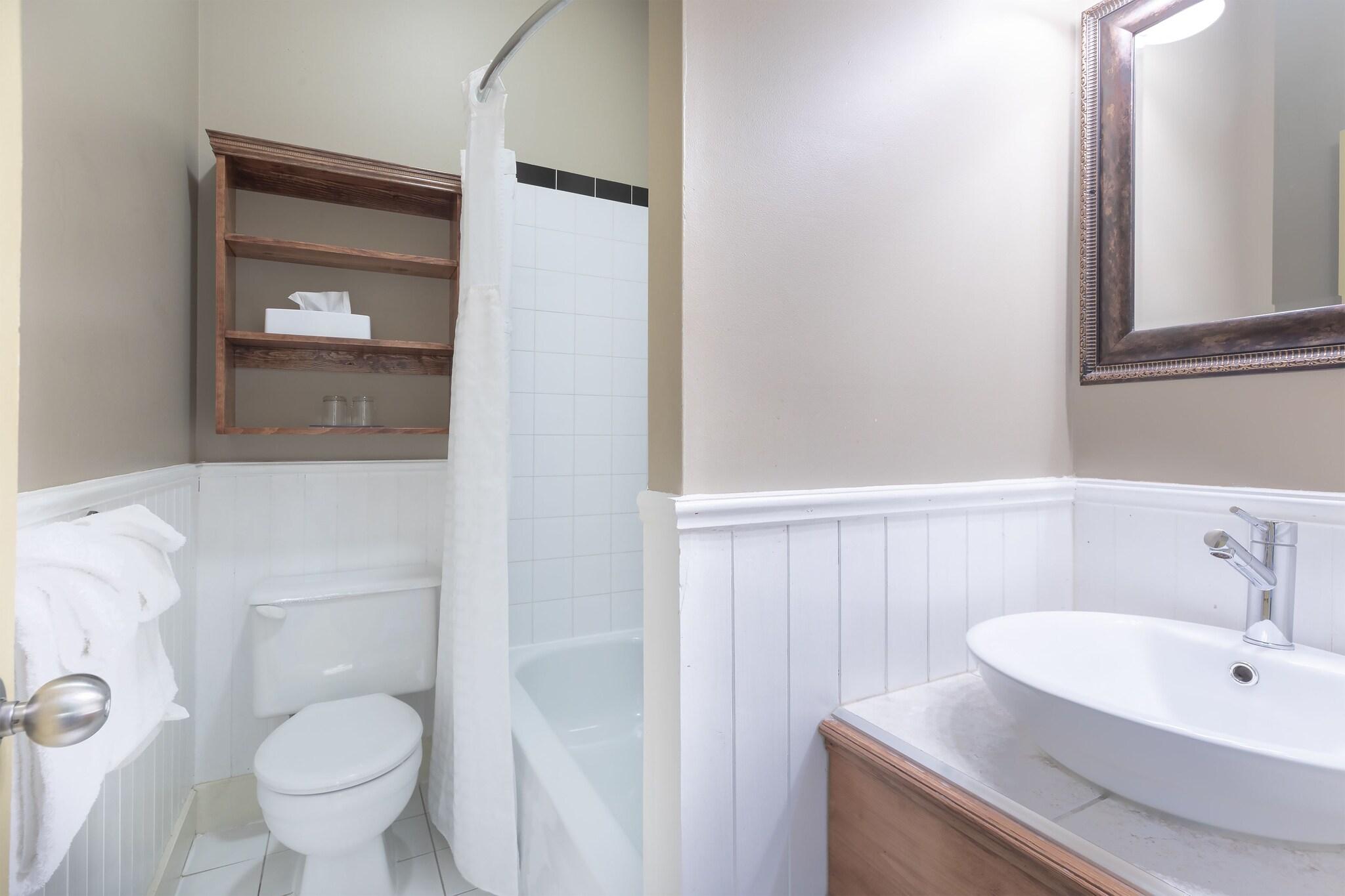 Double or Twin Superior Queen Bed