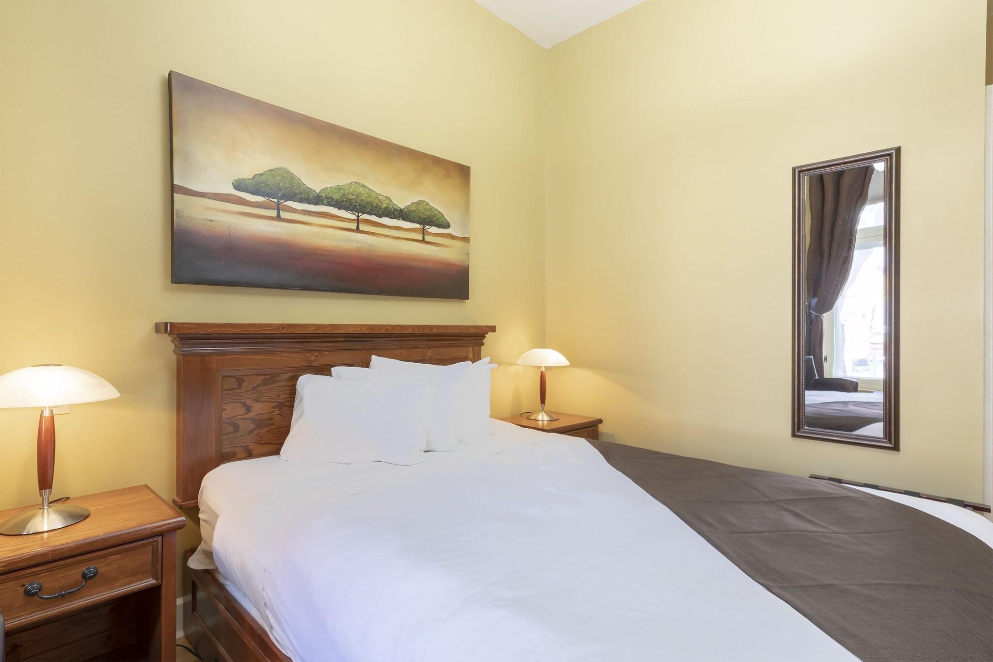 Double or Twin Superior Queen Bed