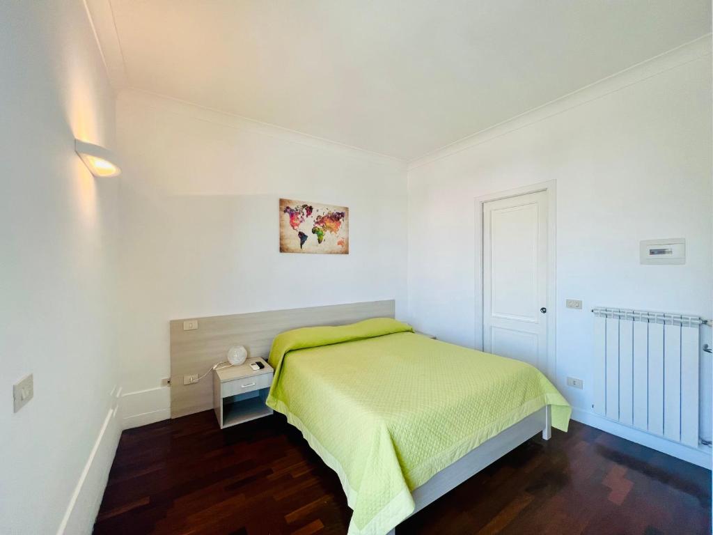 Double Queen Size Bed