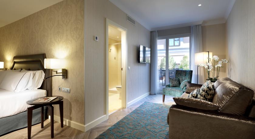 Double or Twin Deluxe with Terrace