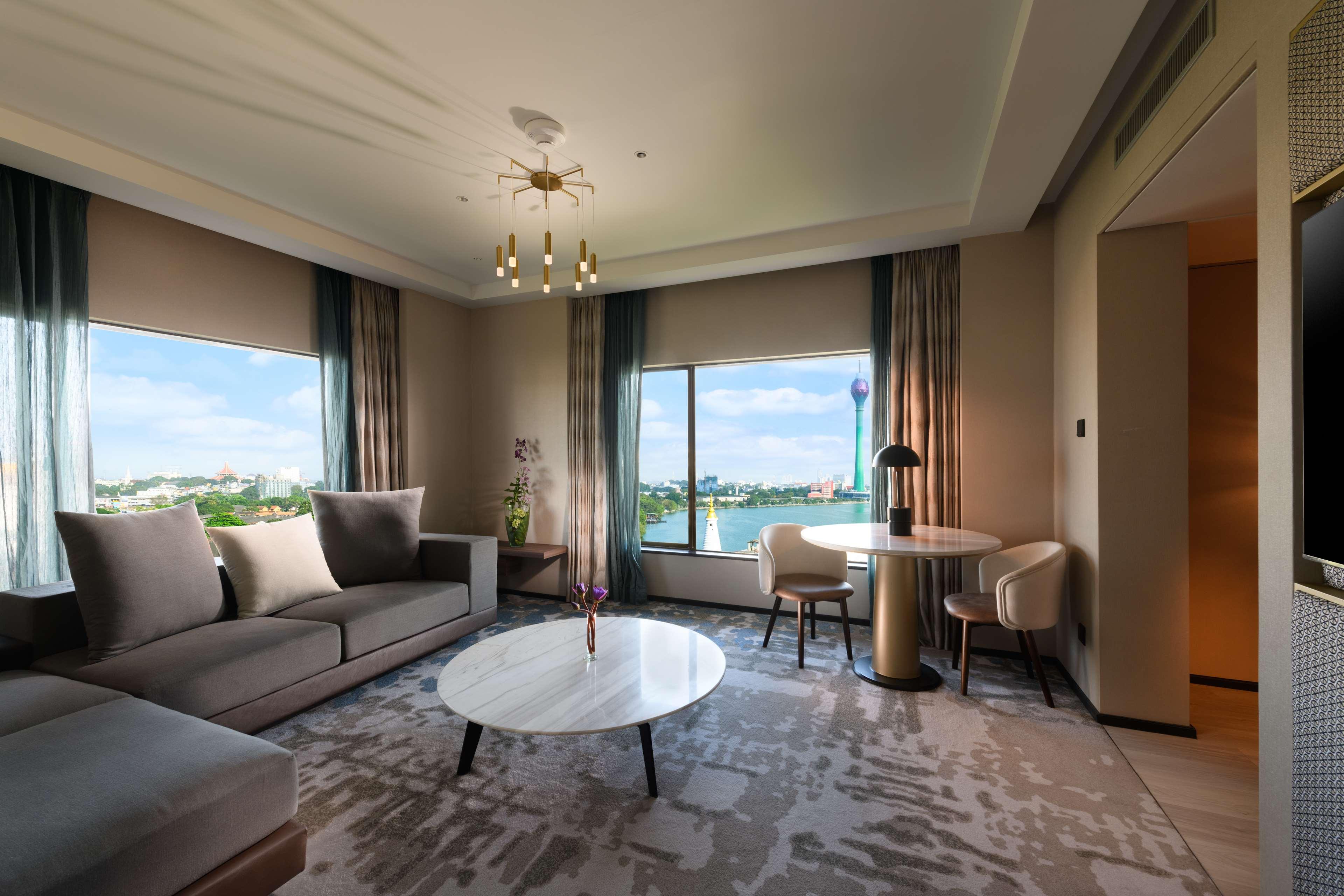 Suite Deluxe King Bed