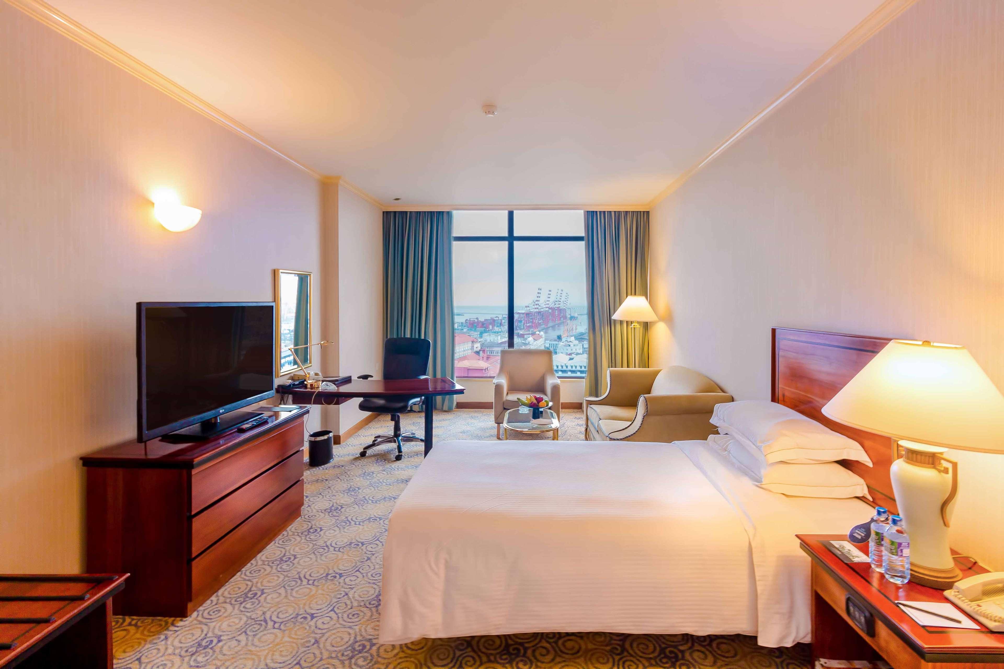 Double Executive King Bed