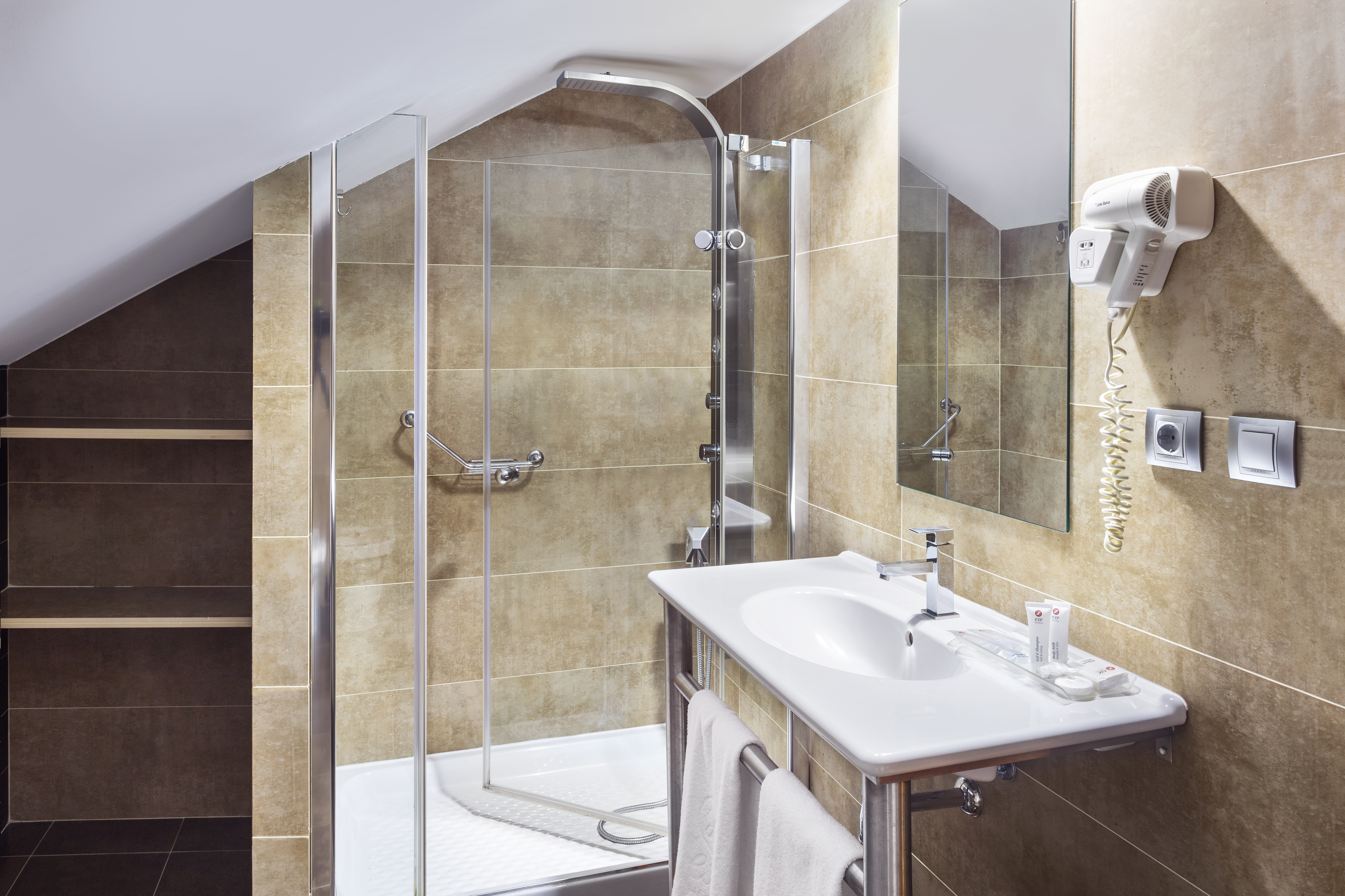 Apartment Capacity 3