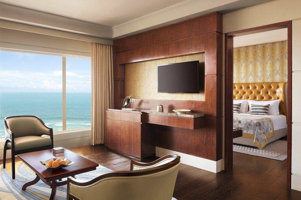 Suite Deluxe King Bed