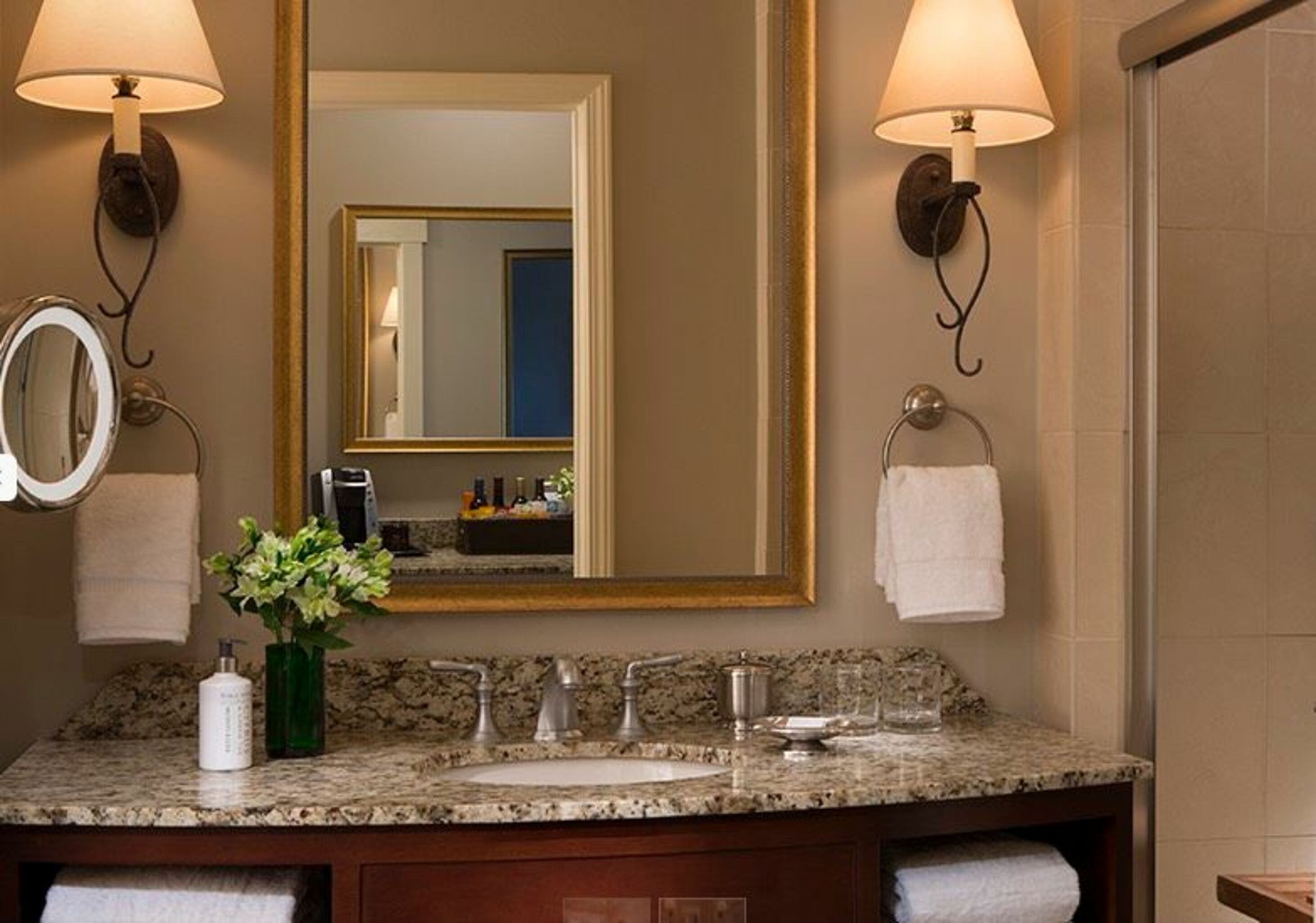 Double Deluxe Two Queen Beds