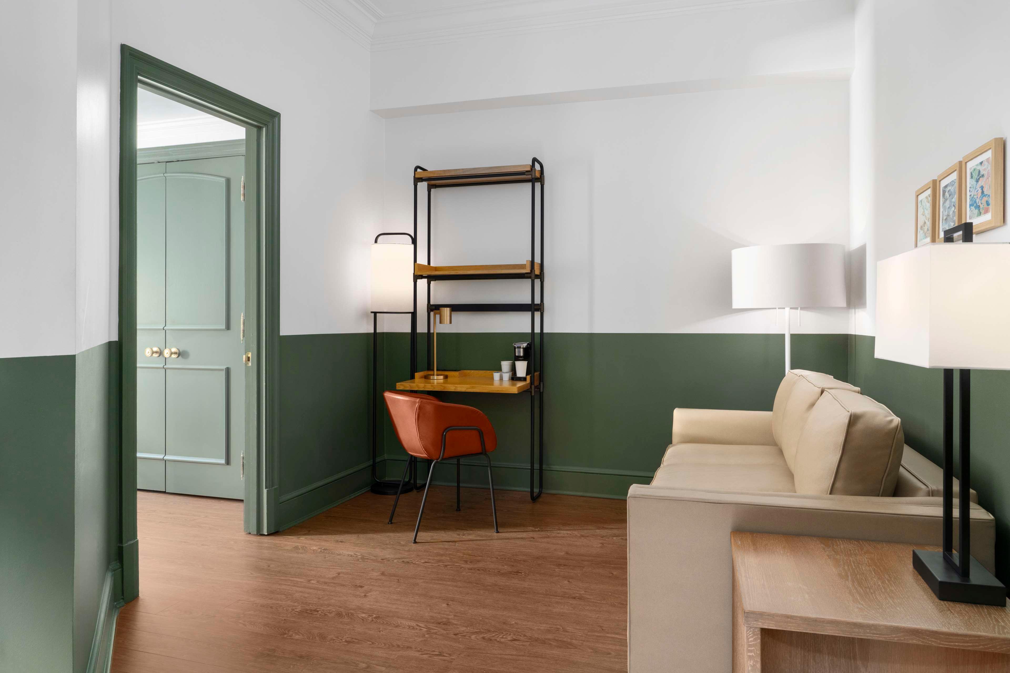 Suite Two Queen Beds