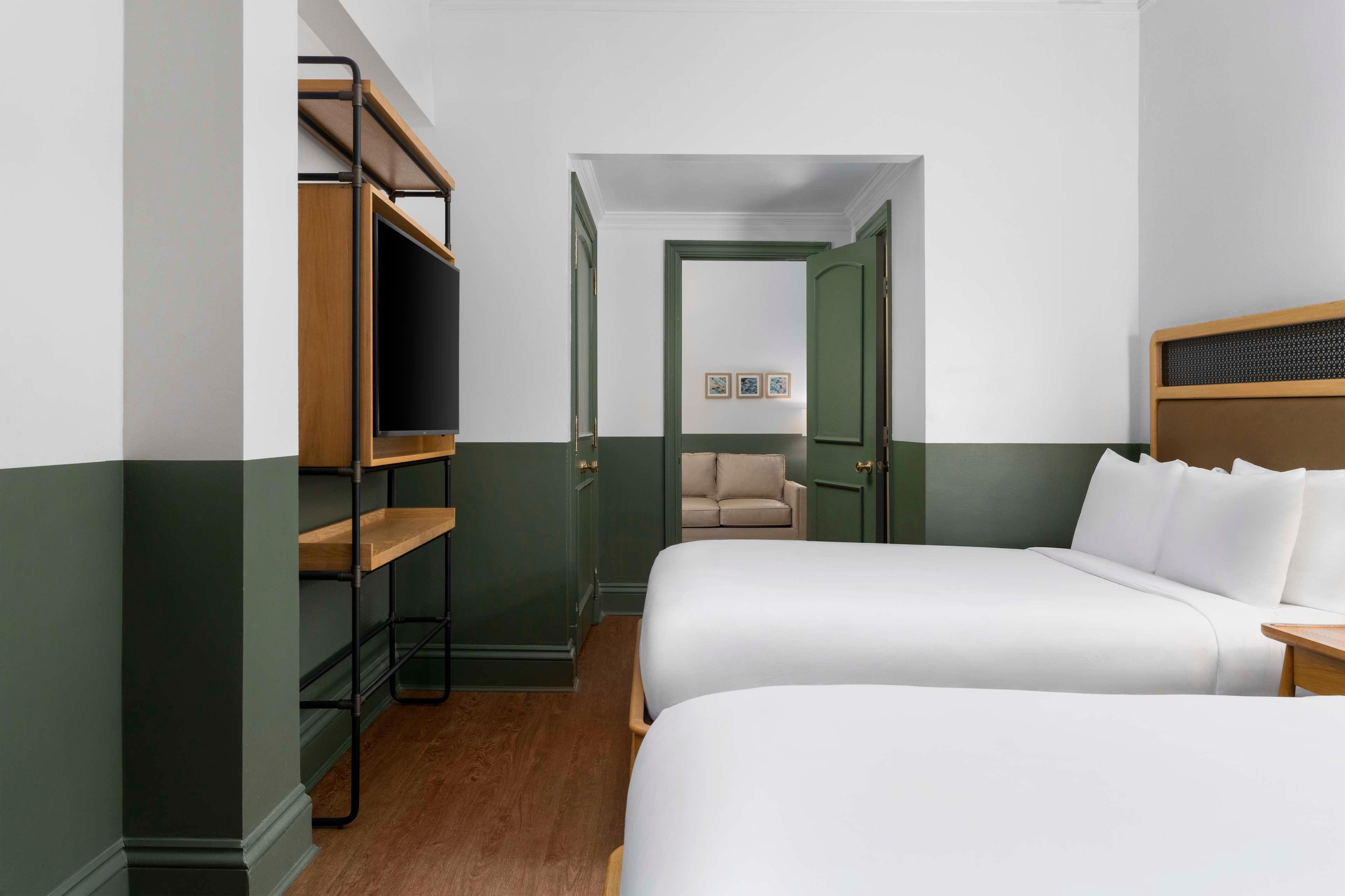 Suite Two Queen Beds