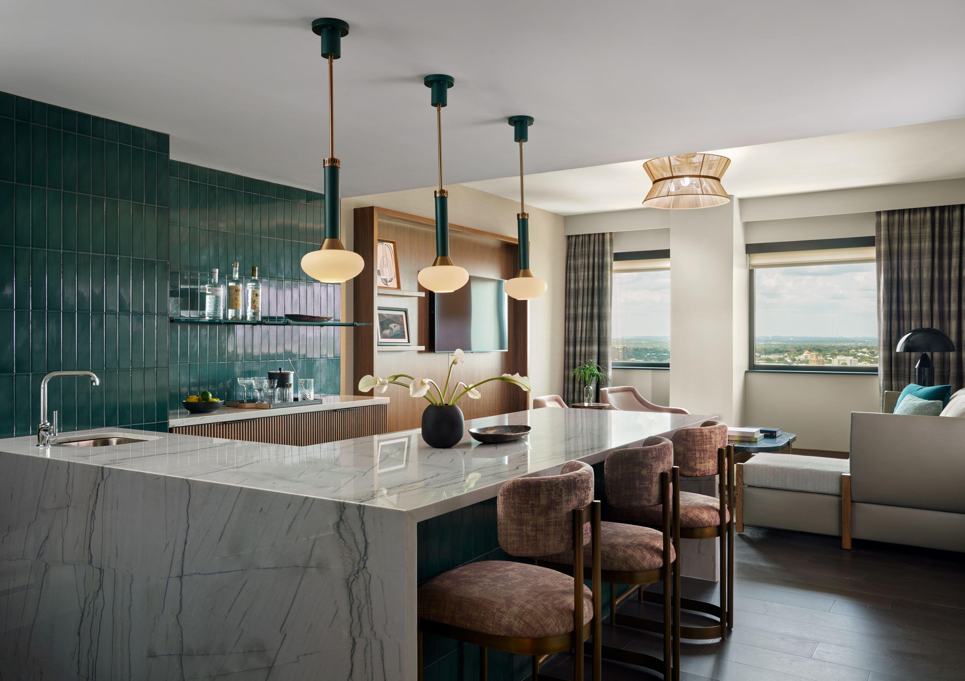 Suite Club with Views