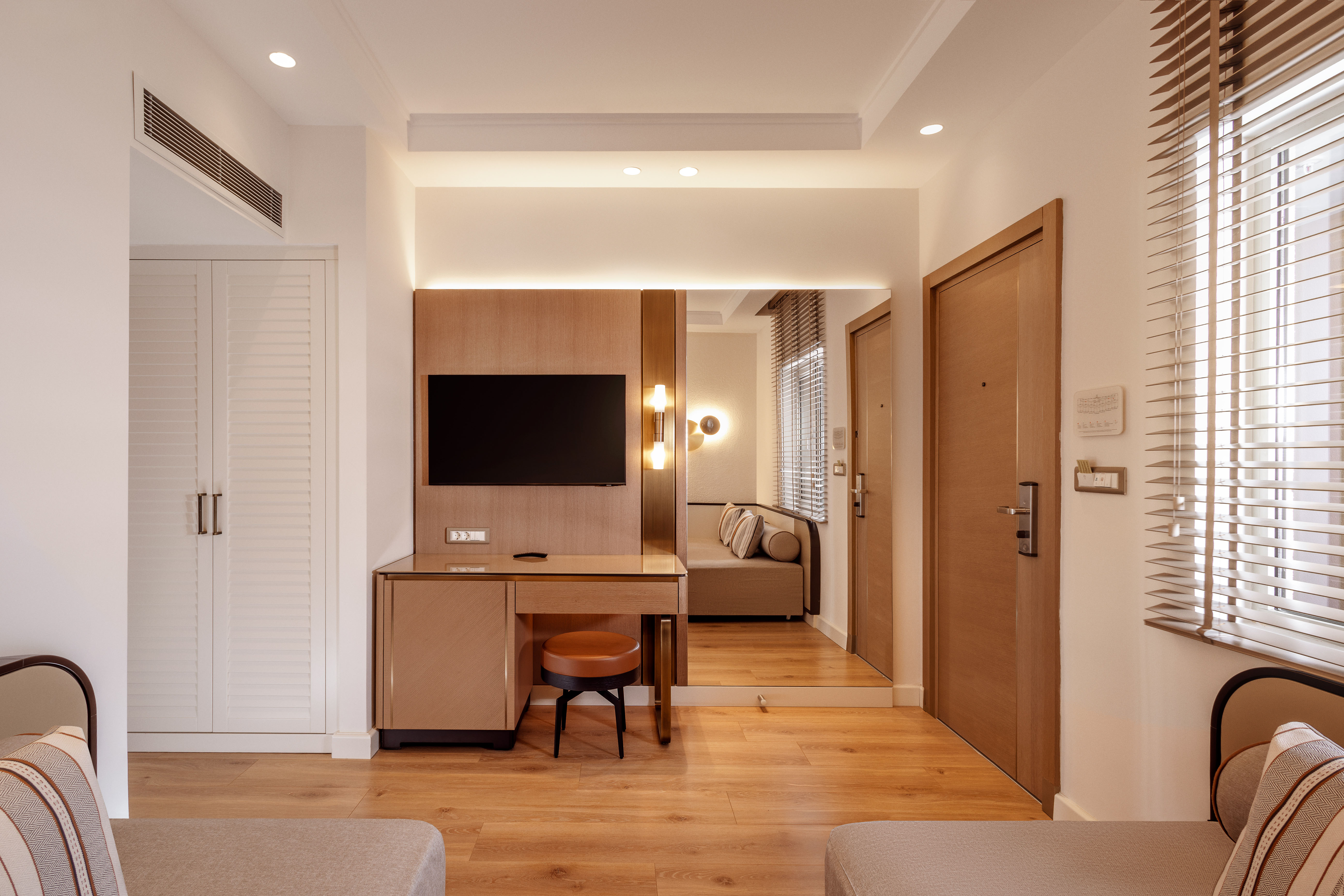 Family Room Deluxe Land View