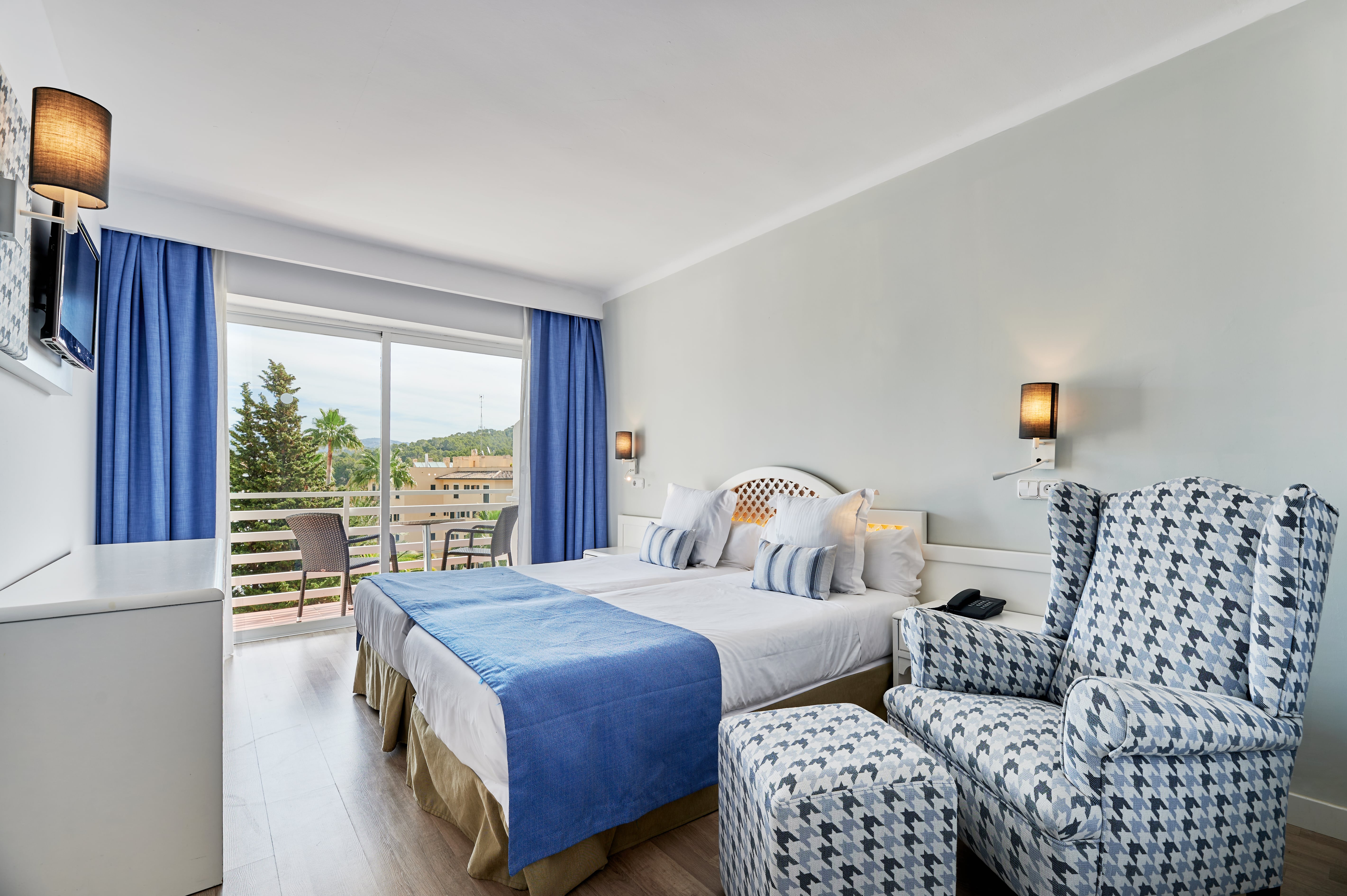 Double or Twin with Balcony