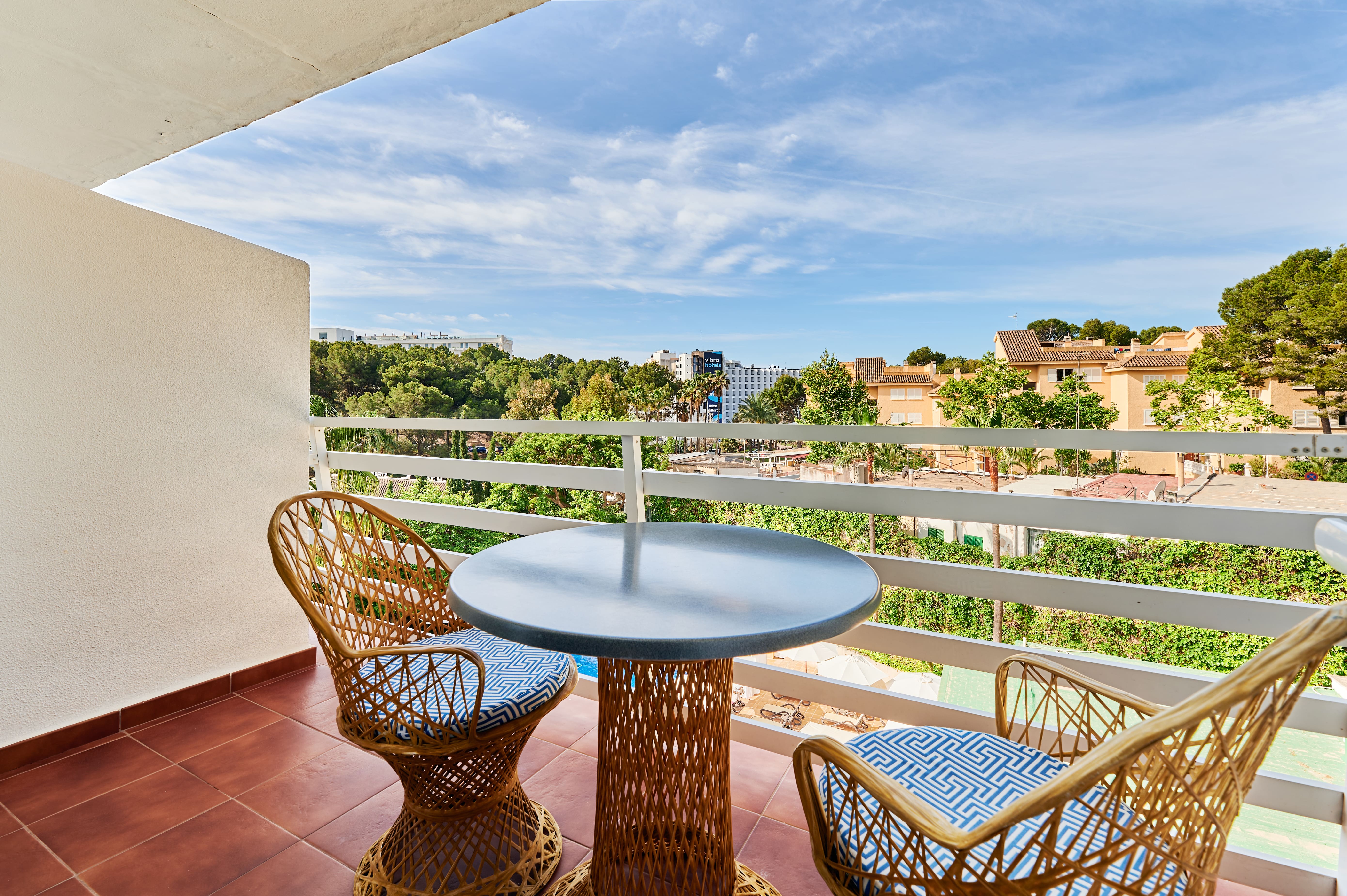 Double Single Pool View