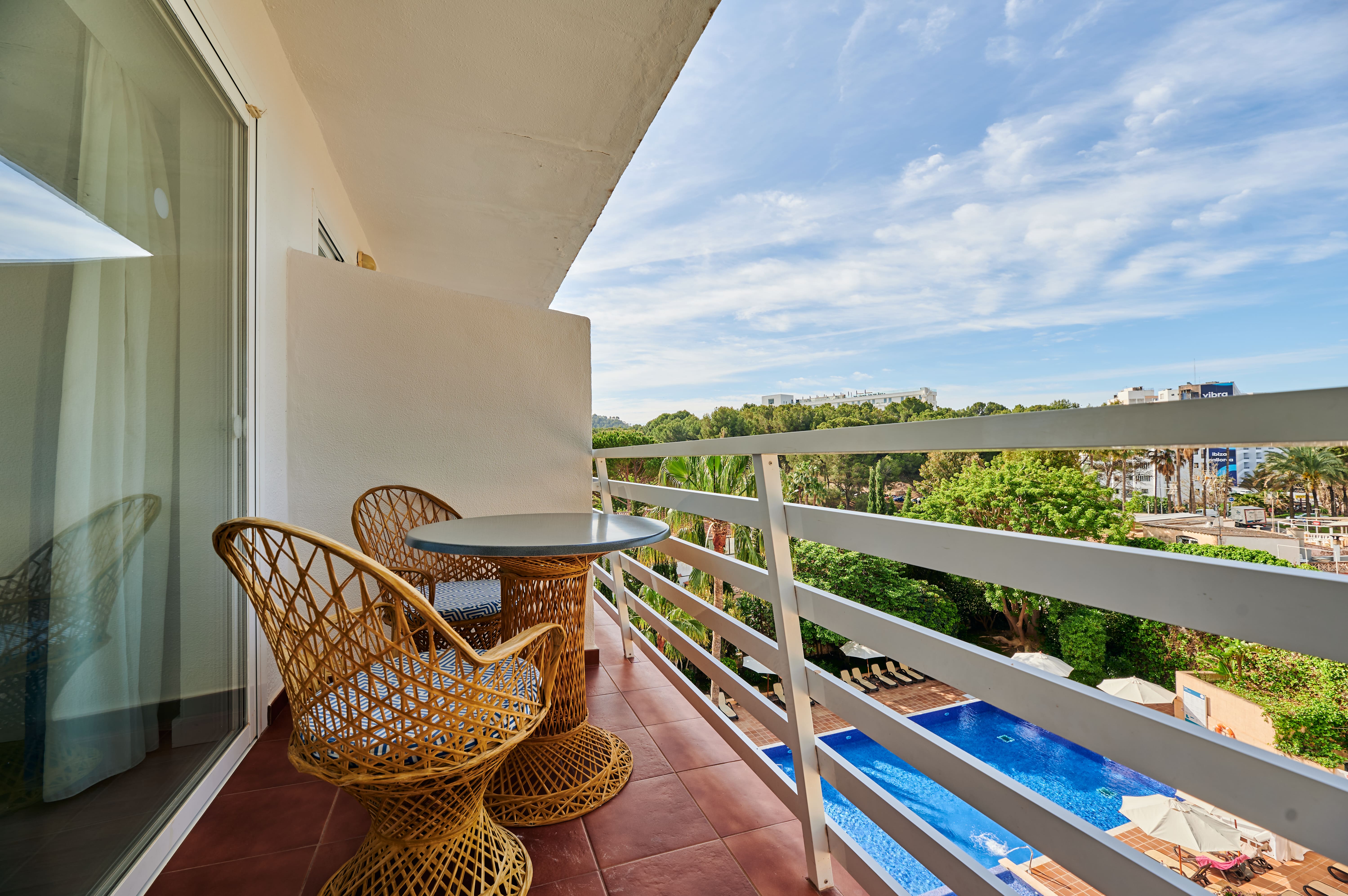 Double Single Pool View