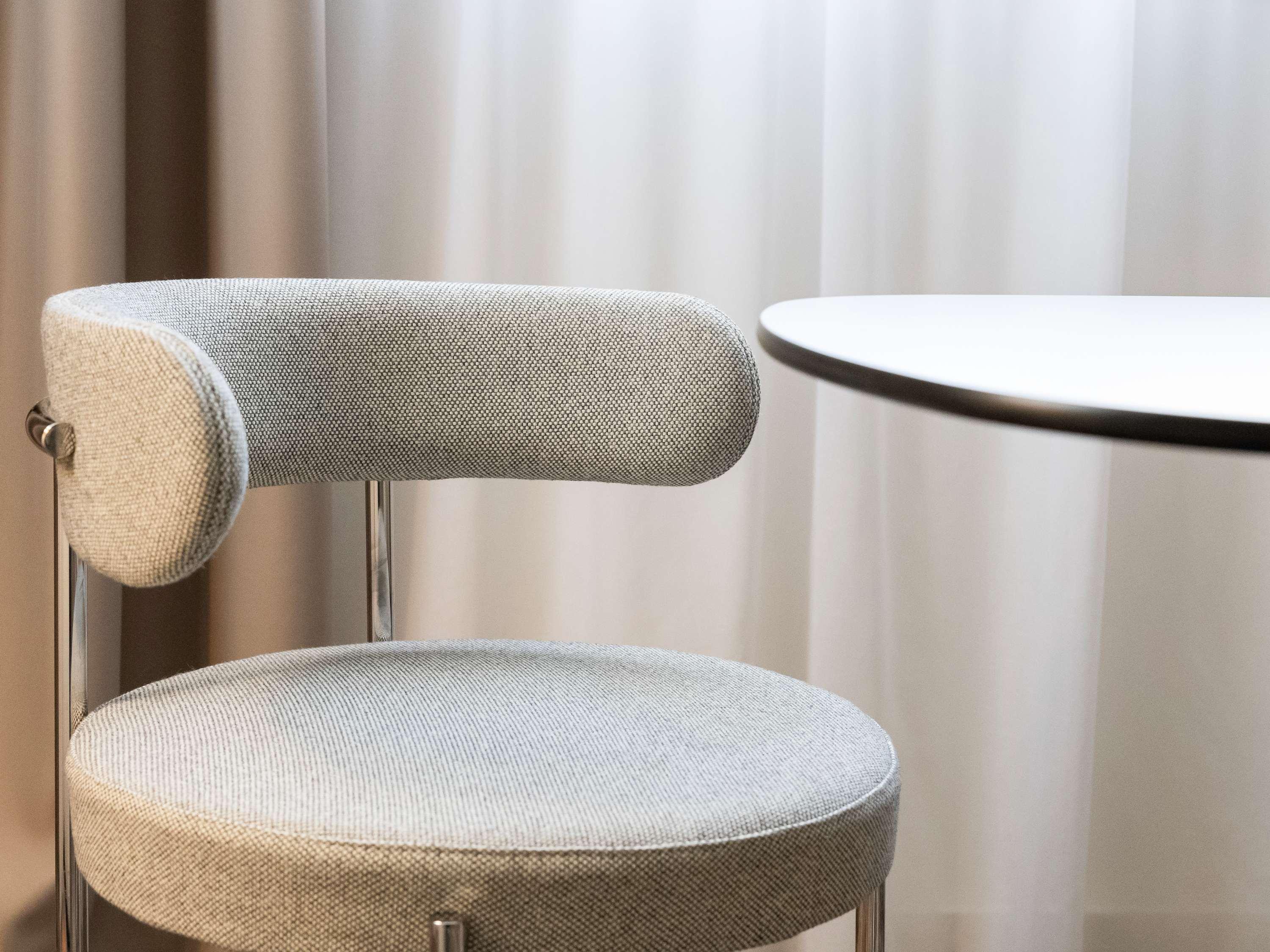 Double Executive Queen Bed