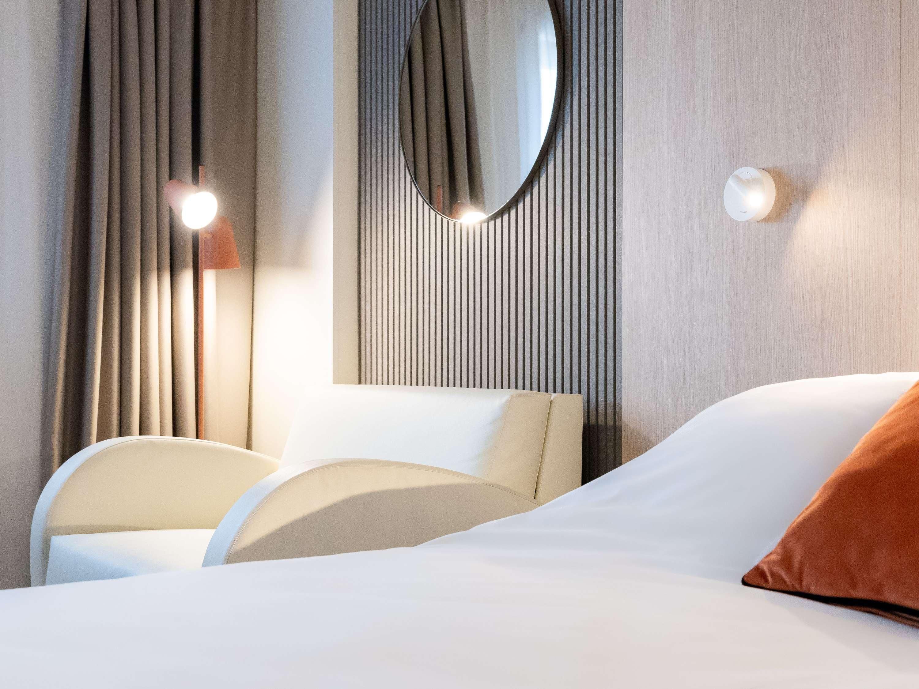 Double Executive Queen Bed