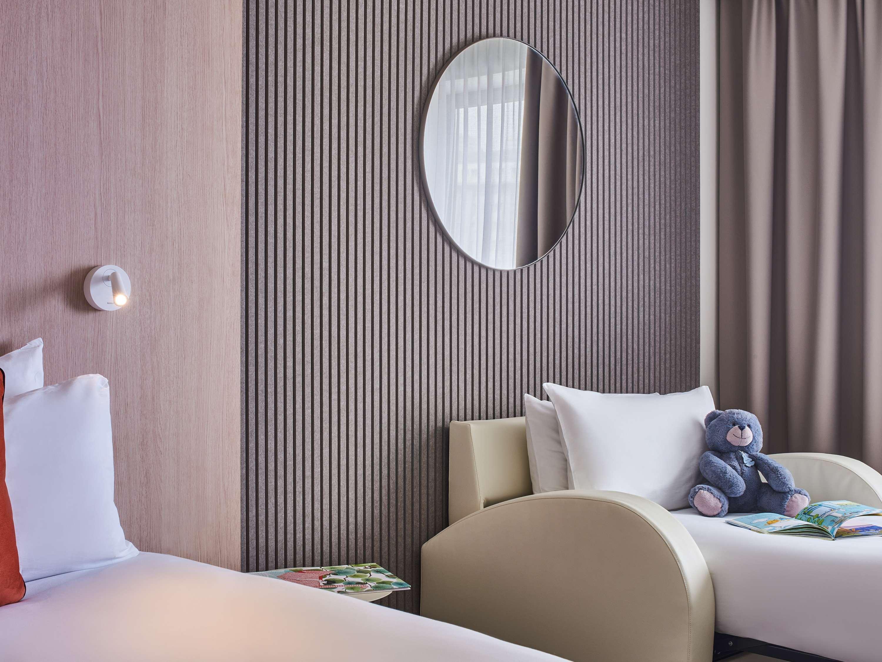 Double Executive Queen Bed