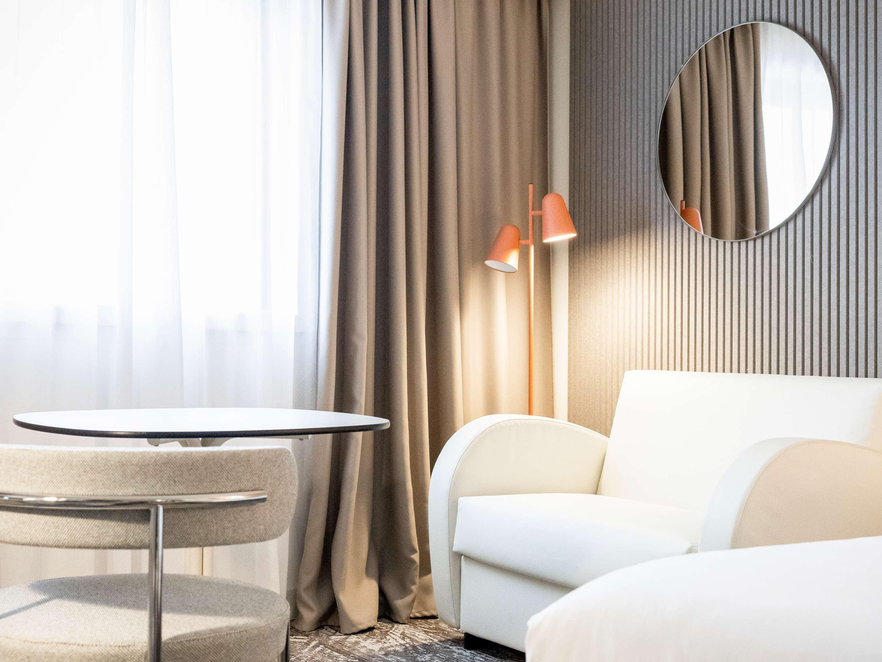 Double Executive Queen Bed