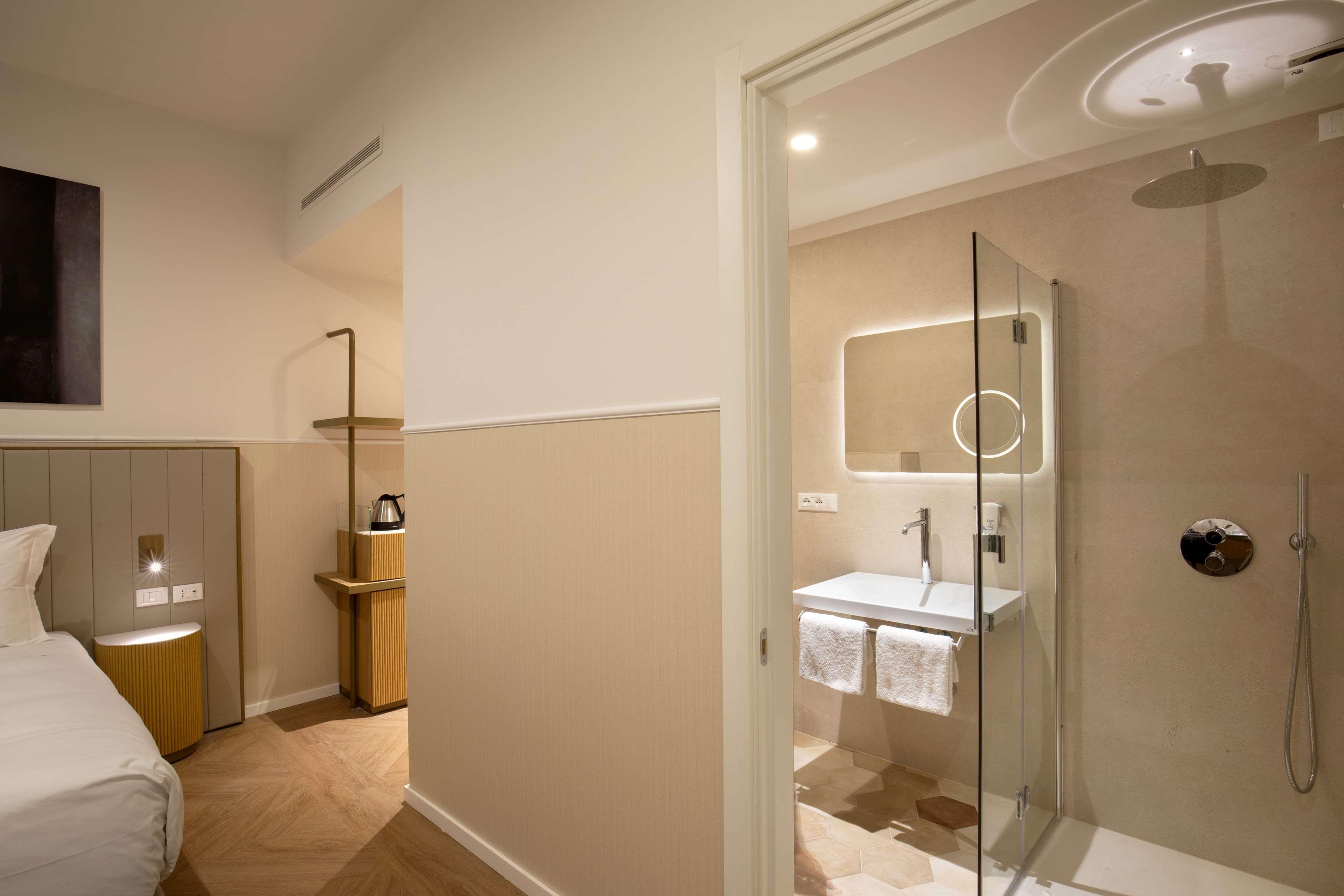 Double Accessible Superior