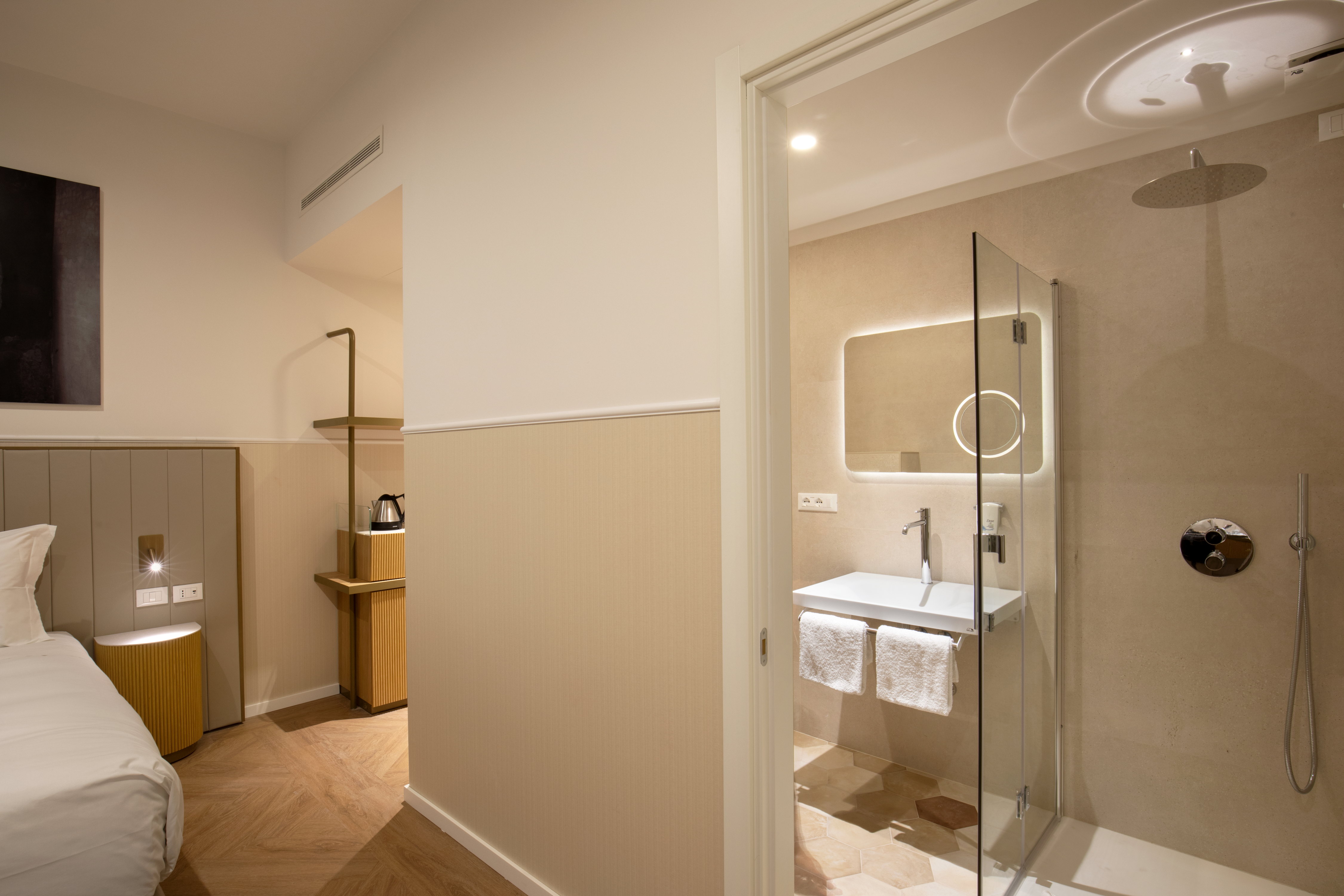 Double Superior Queen Bed