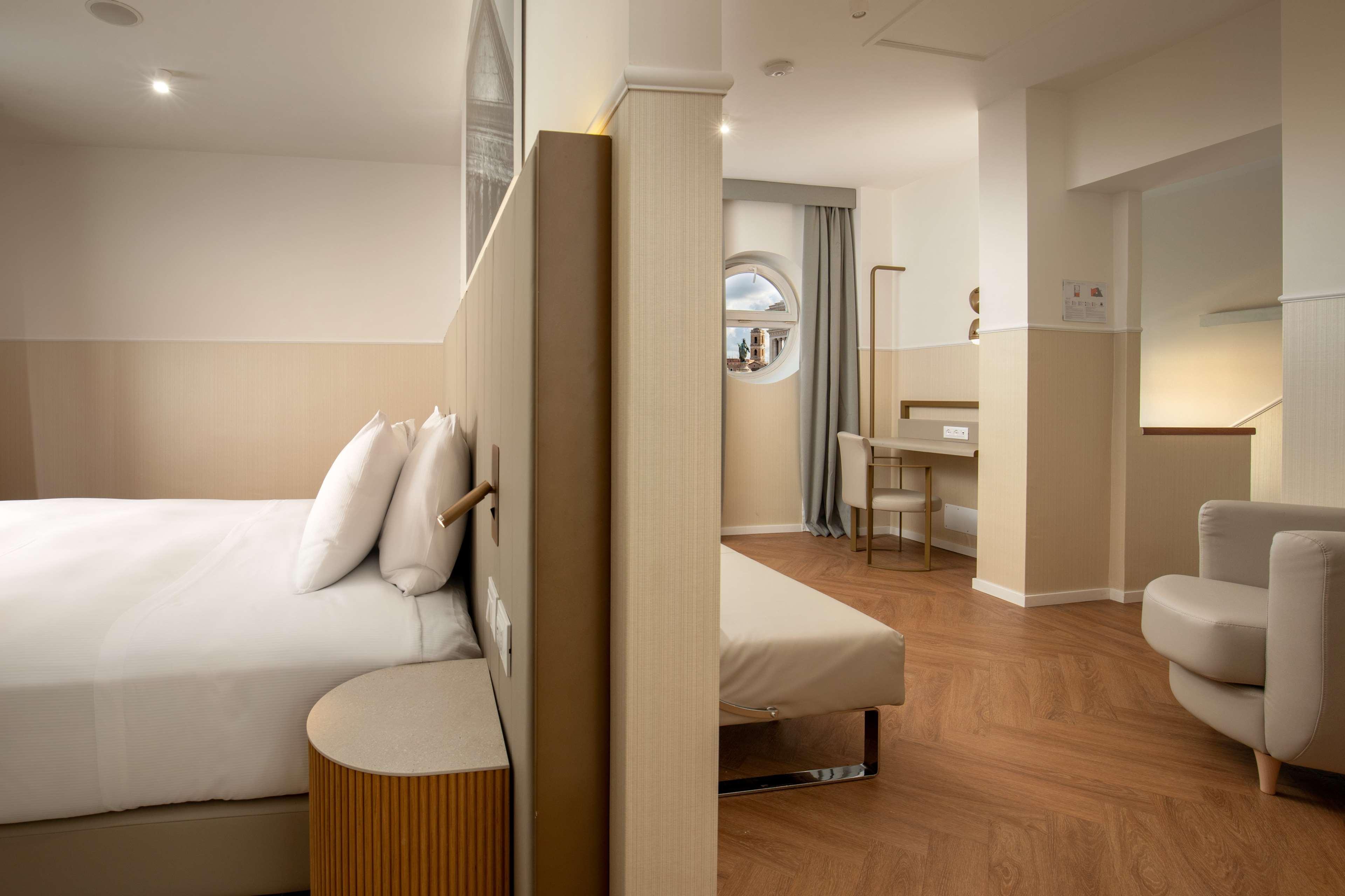 Junior Suite King Size Bed