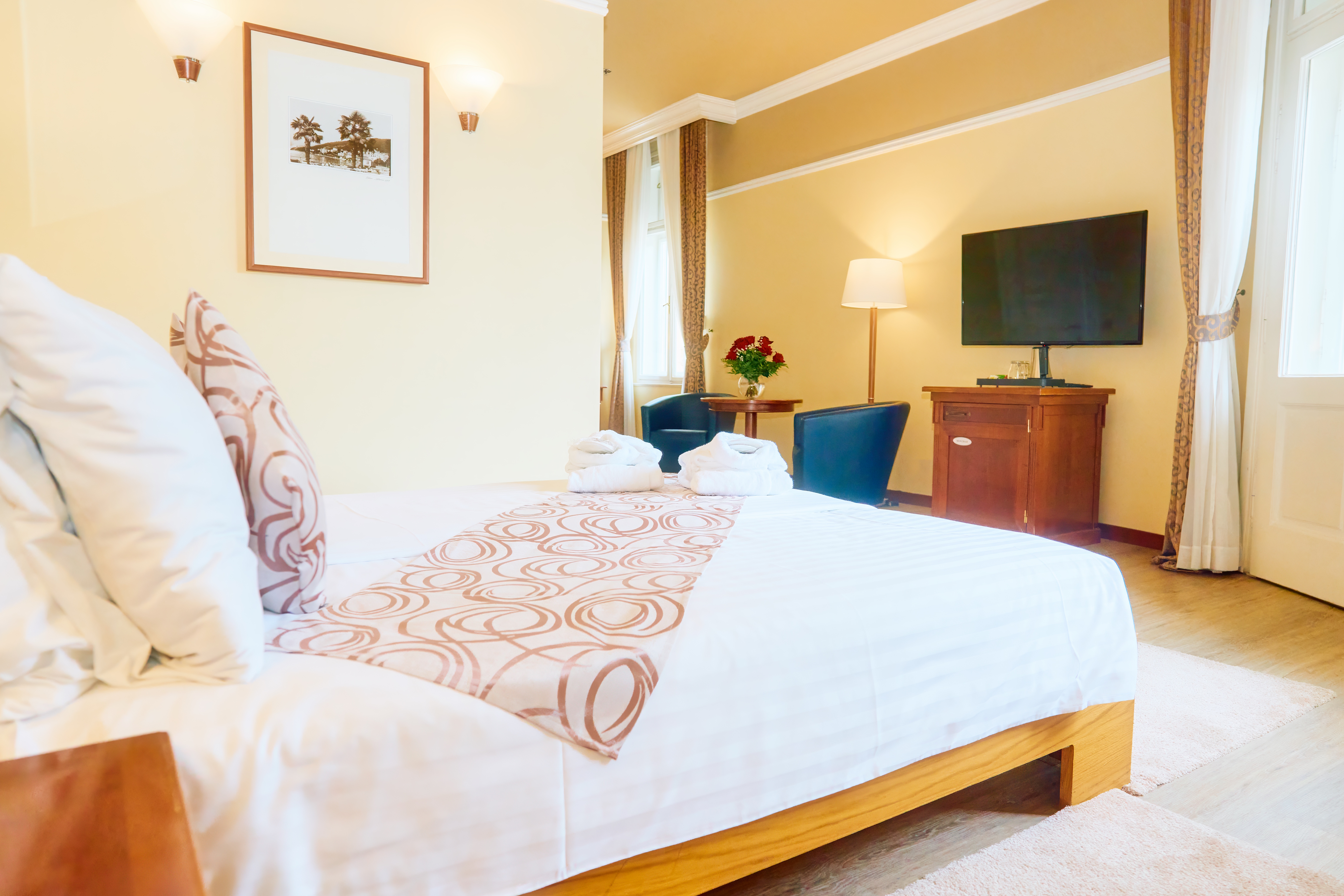 Double or Twin Deluxe Sea View with Balcony