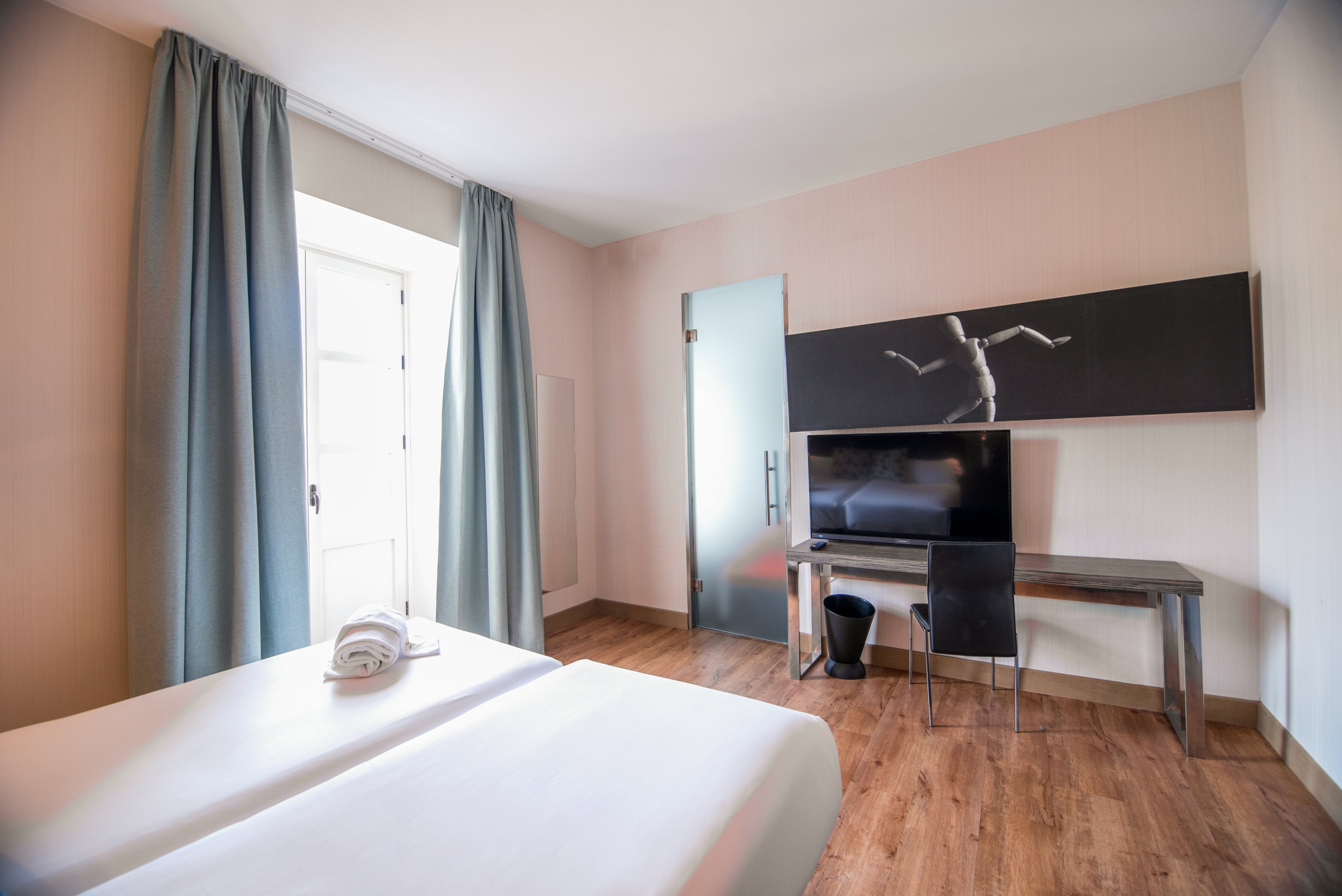 Double or Twin Standard