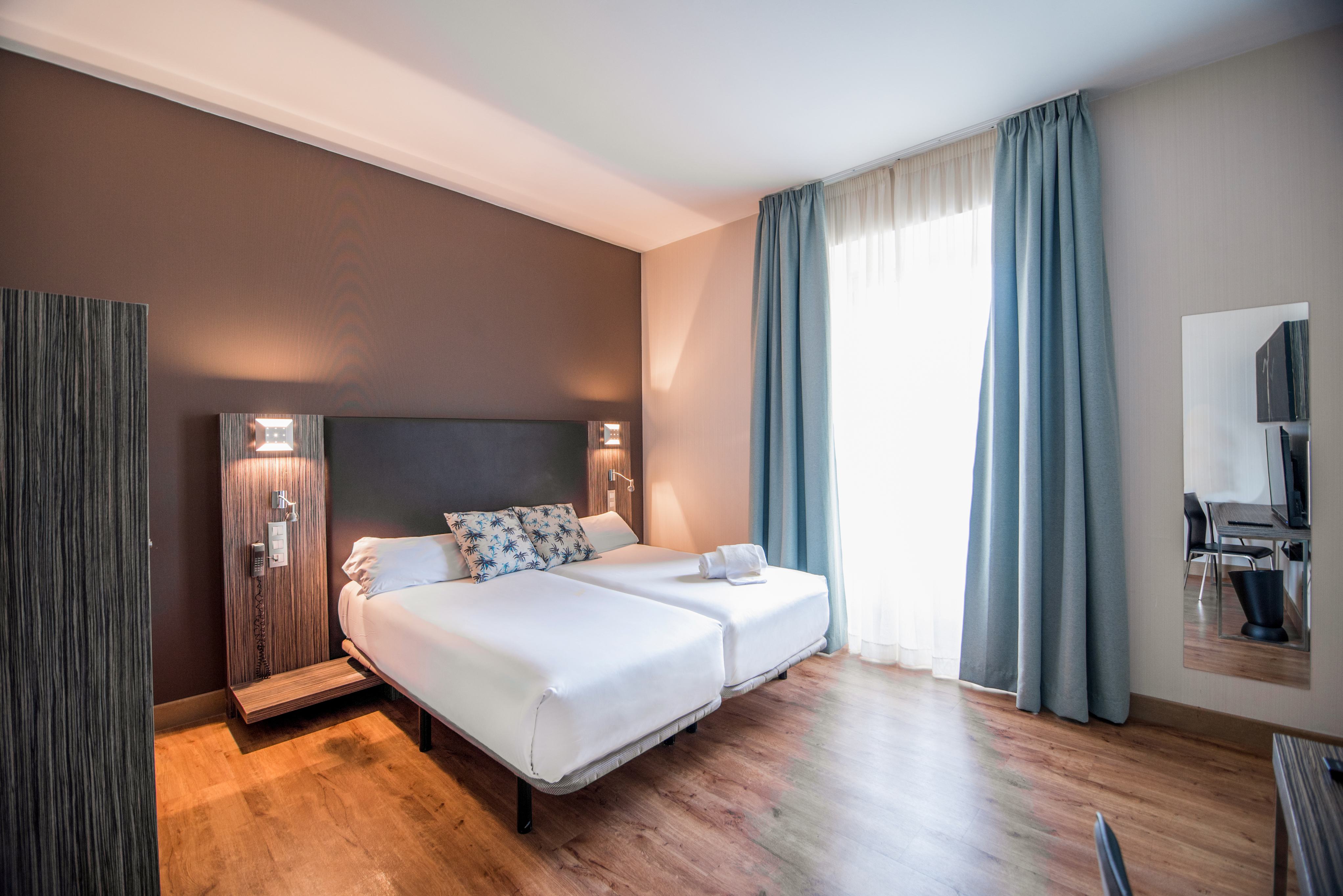 Double or Twin Standard