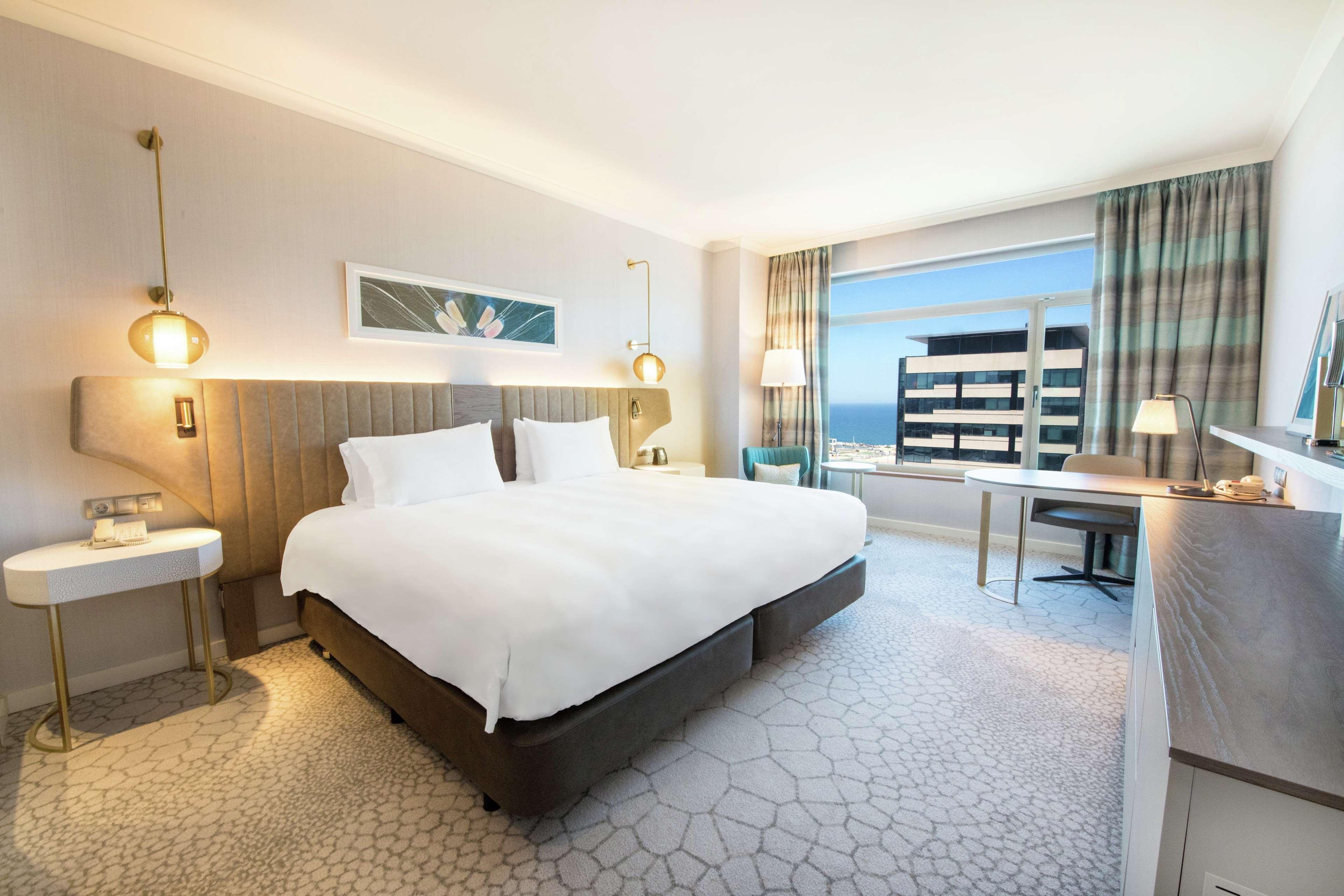 Double Pool View King Bed