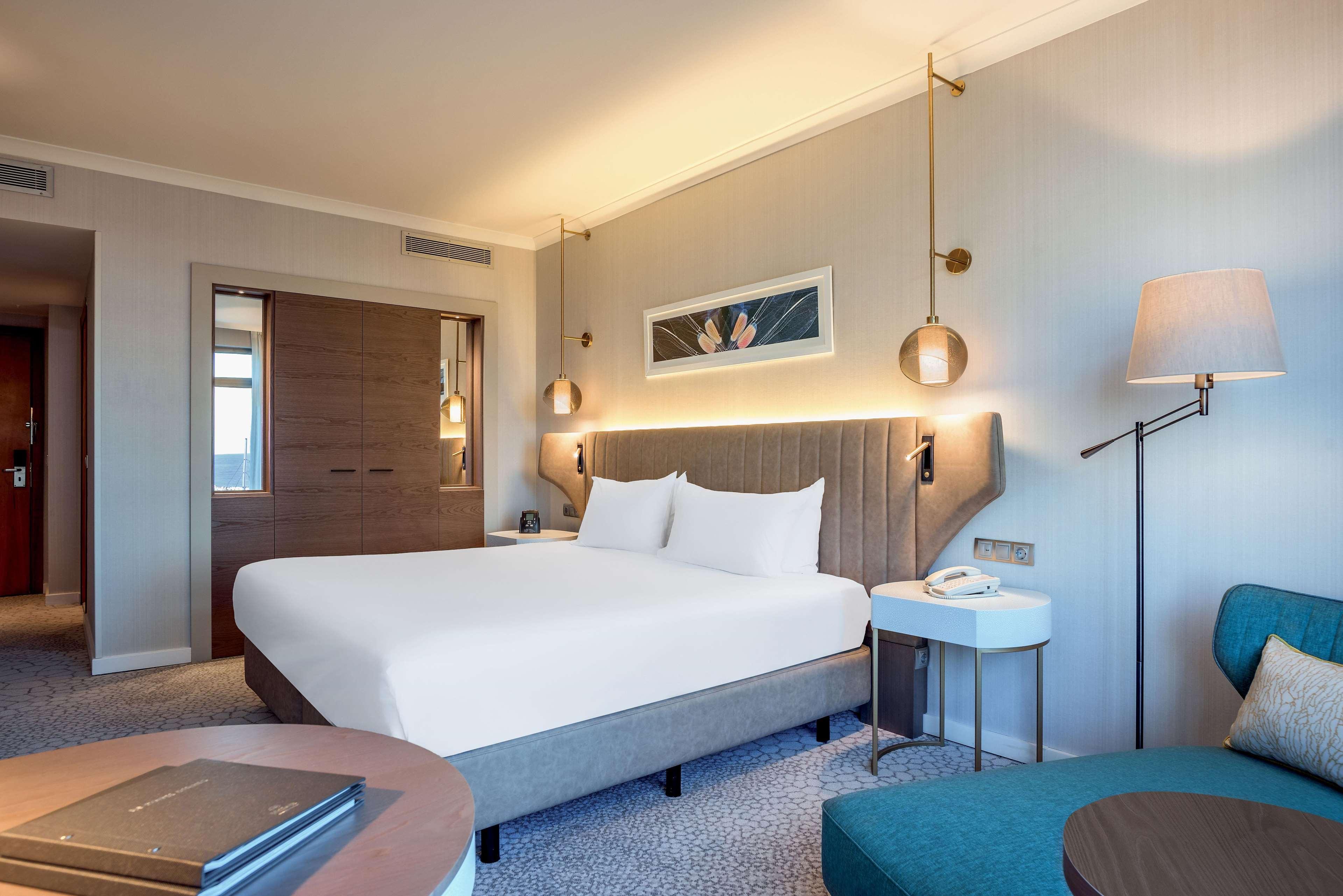 Double Guest Room King Bed