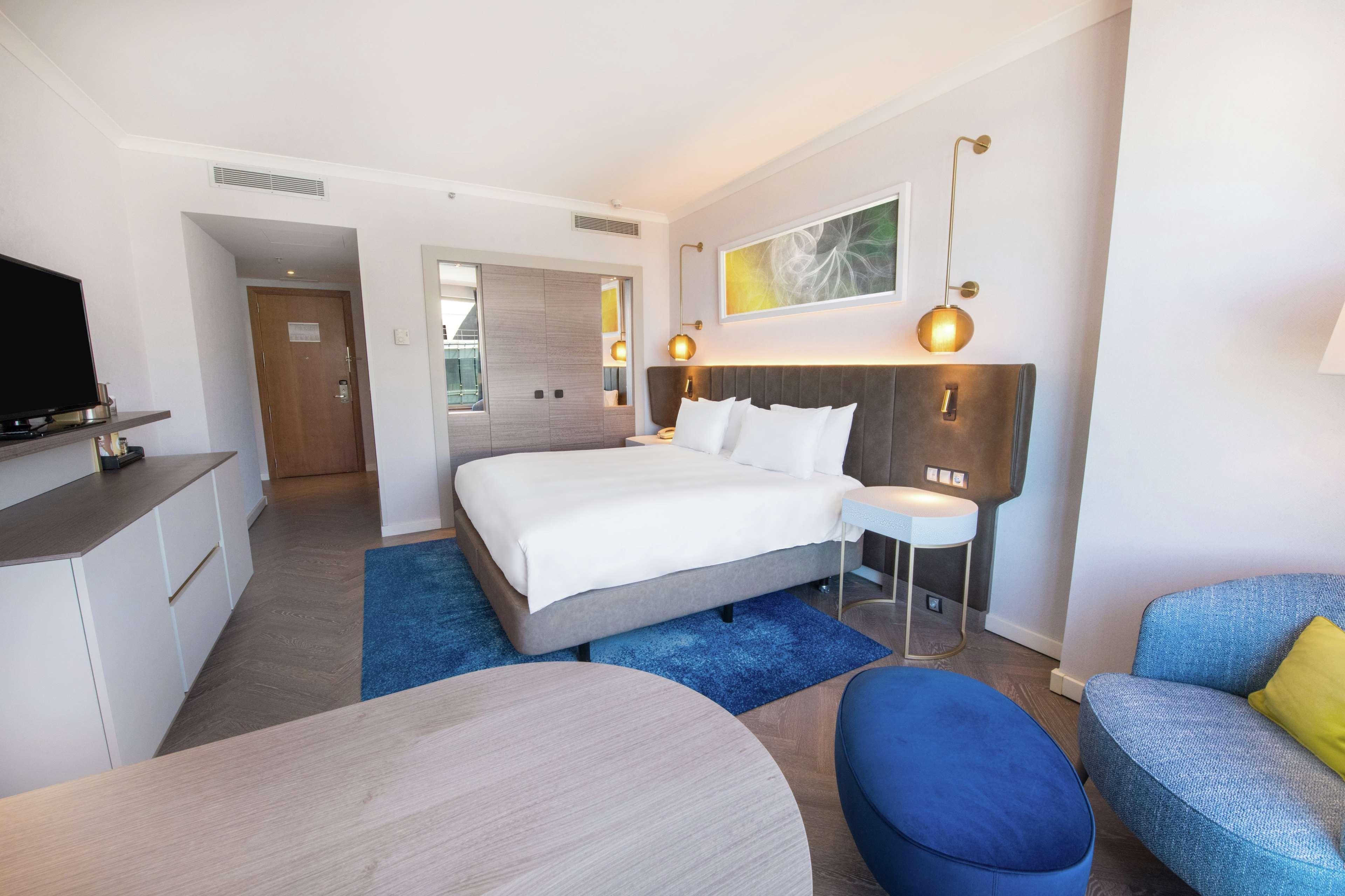 Double Executive King Bed