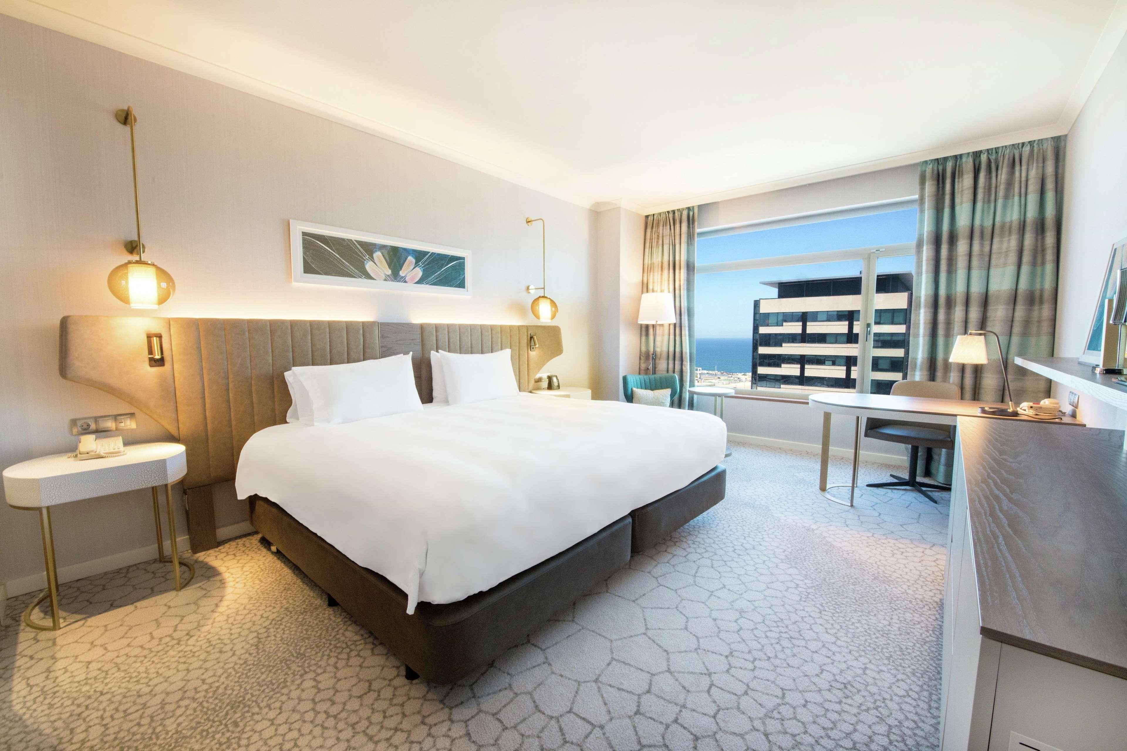 Double Pool View King Bed