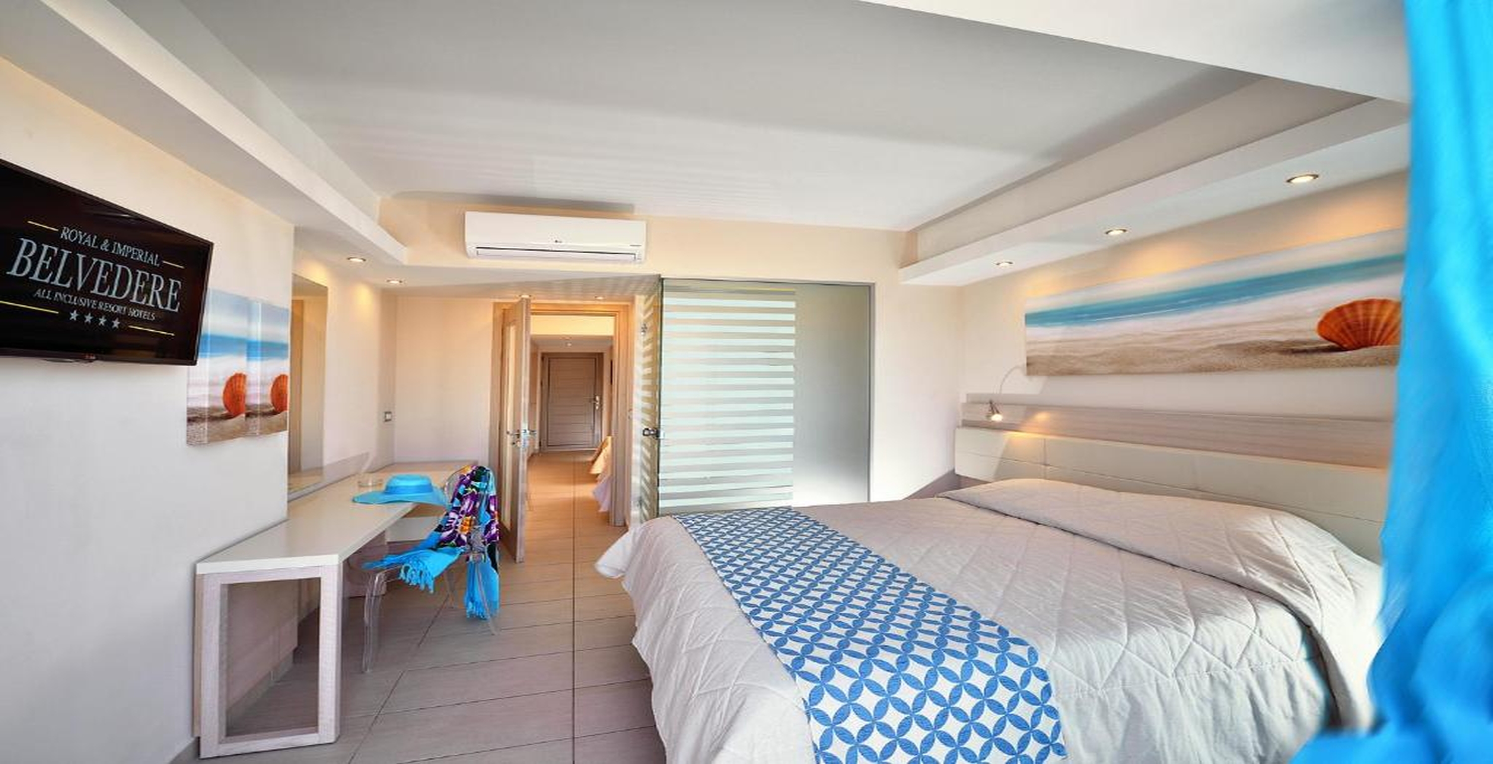 Family Room Superior Mountain View