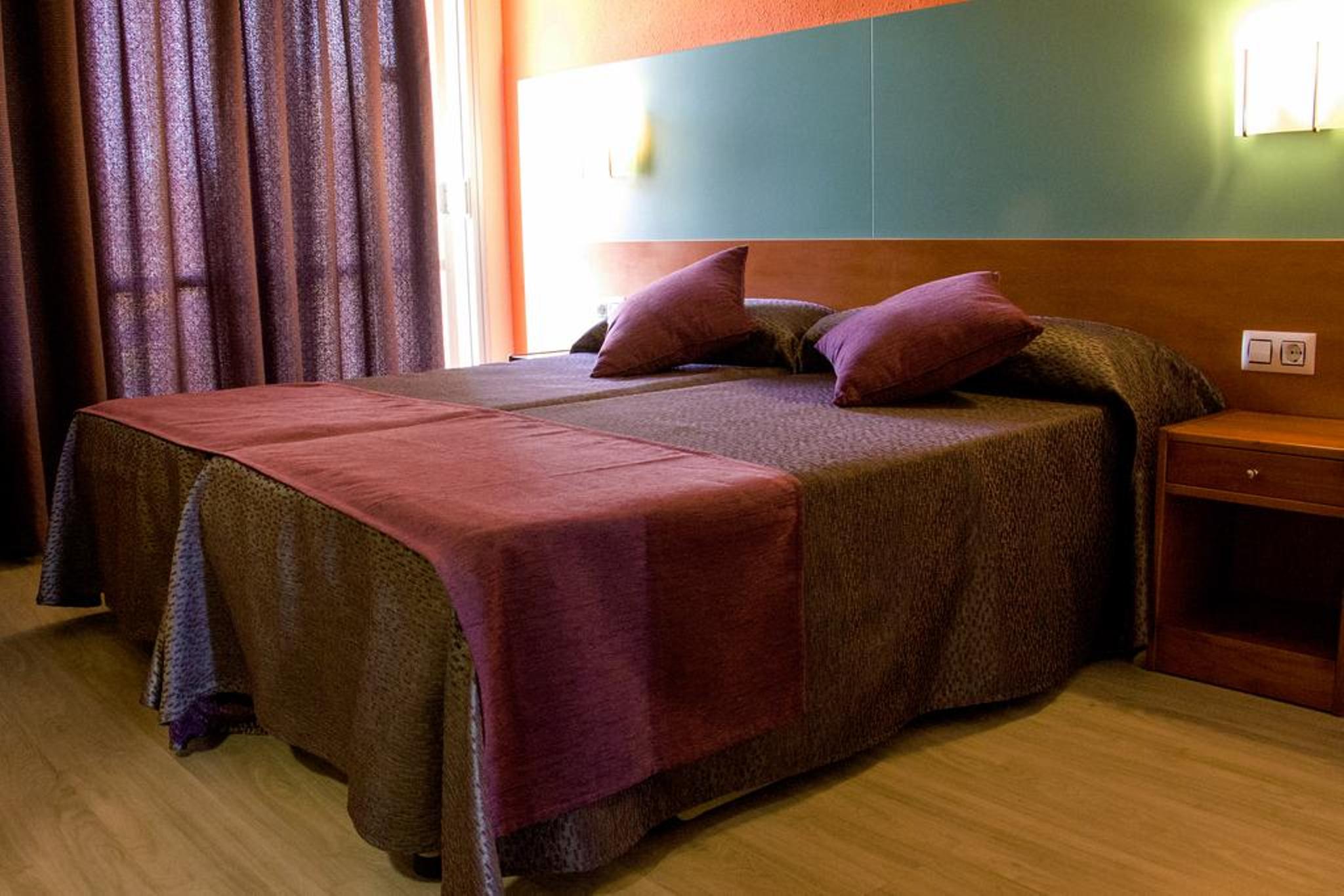 Double or Twin Standard