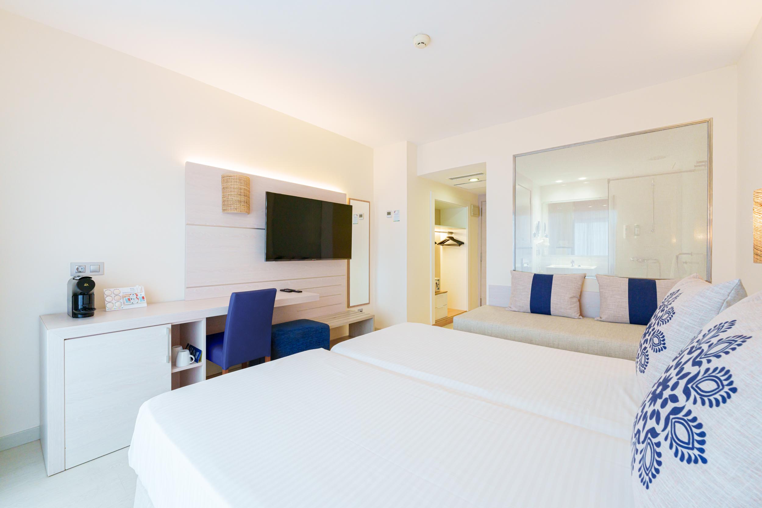 Double Single Pool View