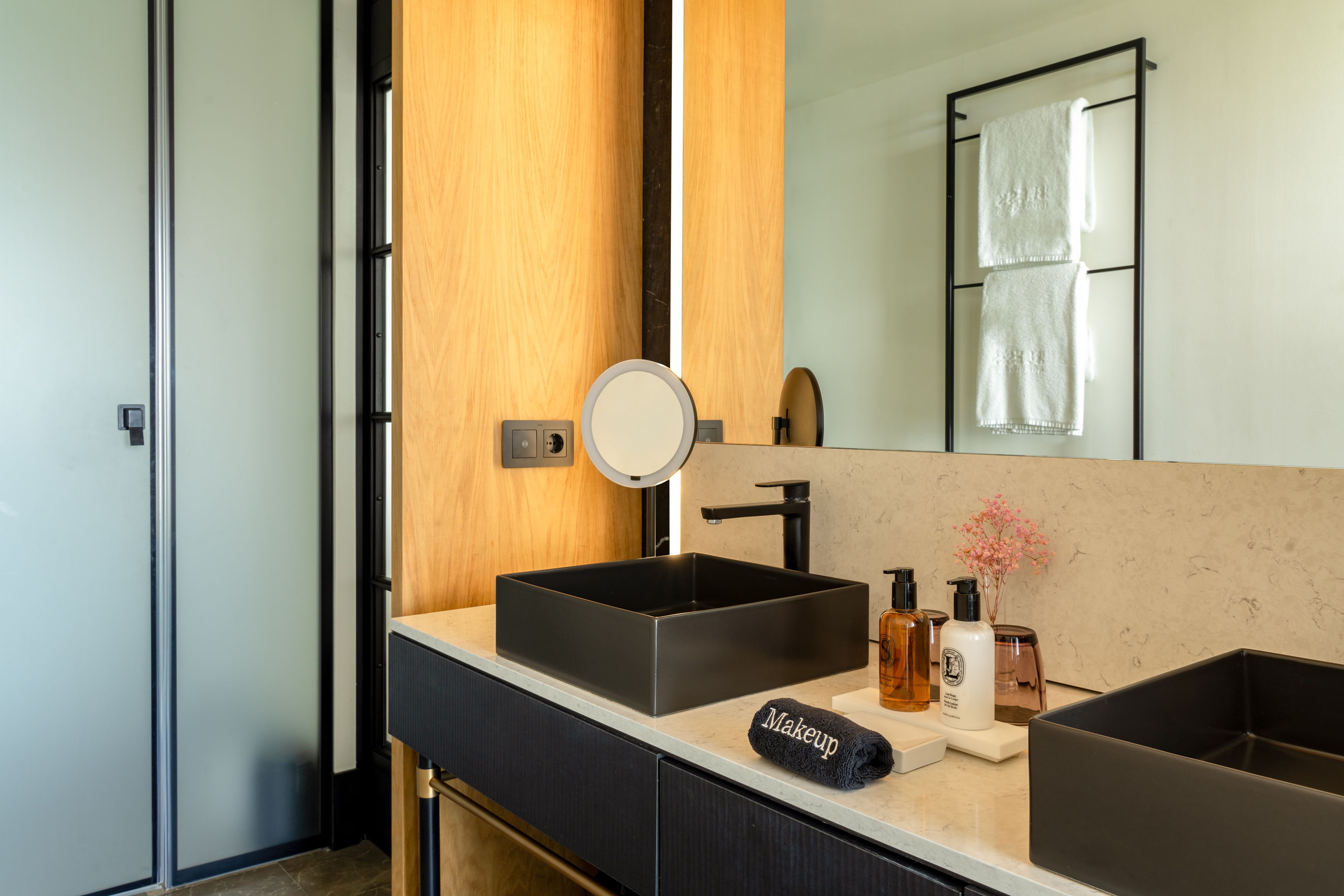 Double or Twin Deluxe