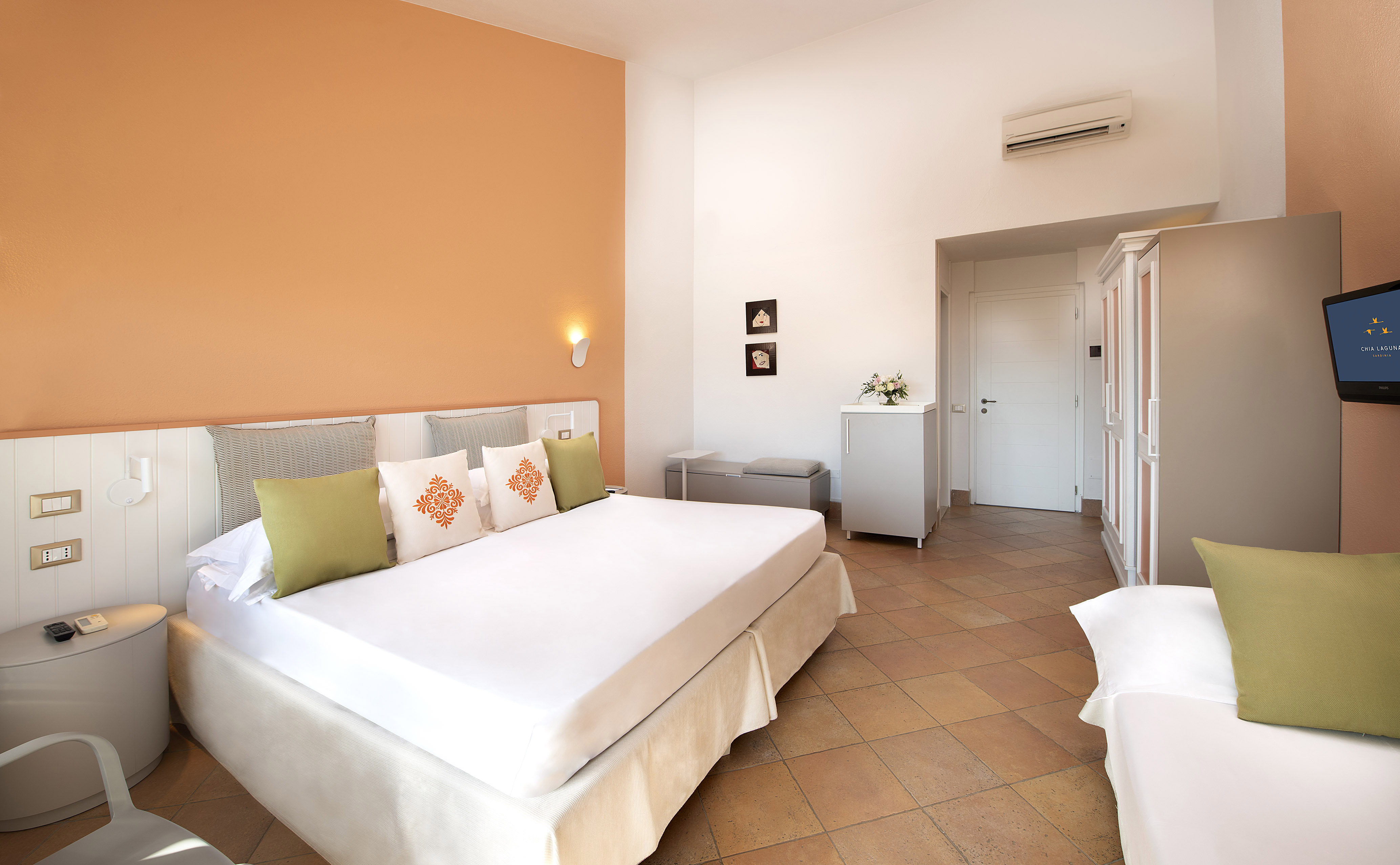 Triple Classic with Balcony