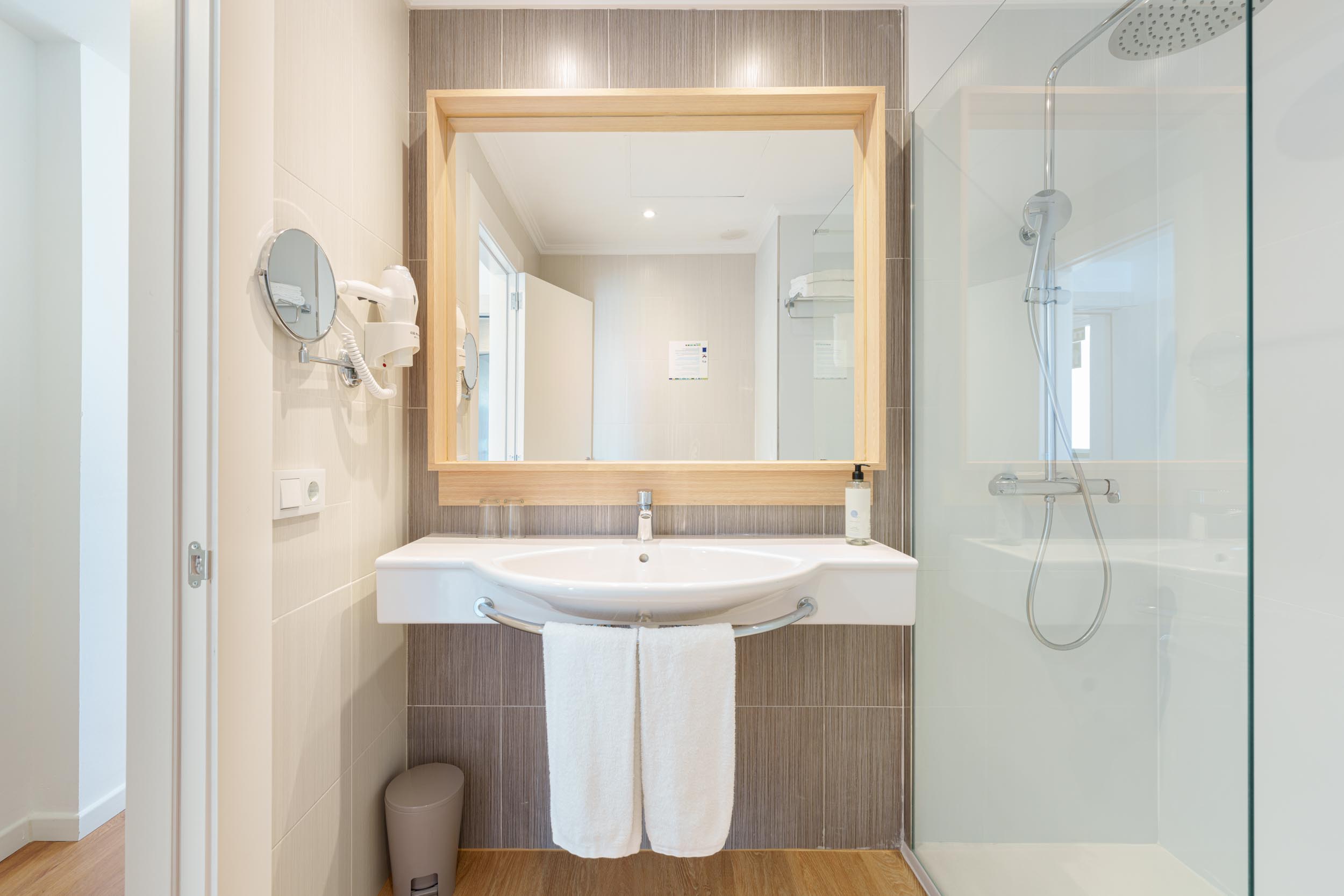 Double or Twin Standard