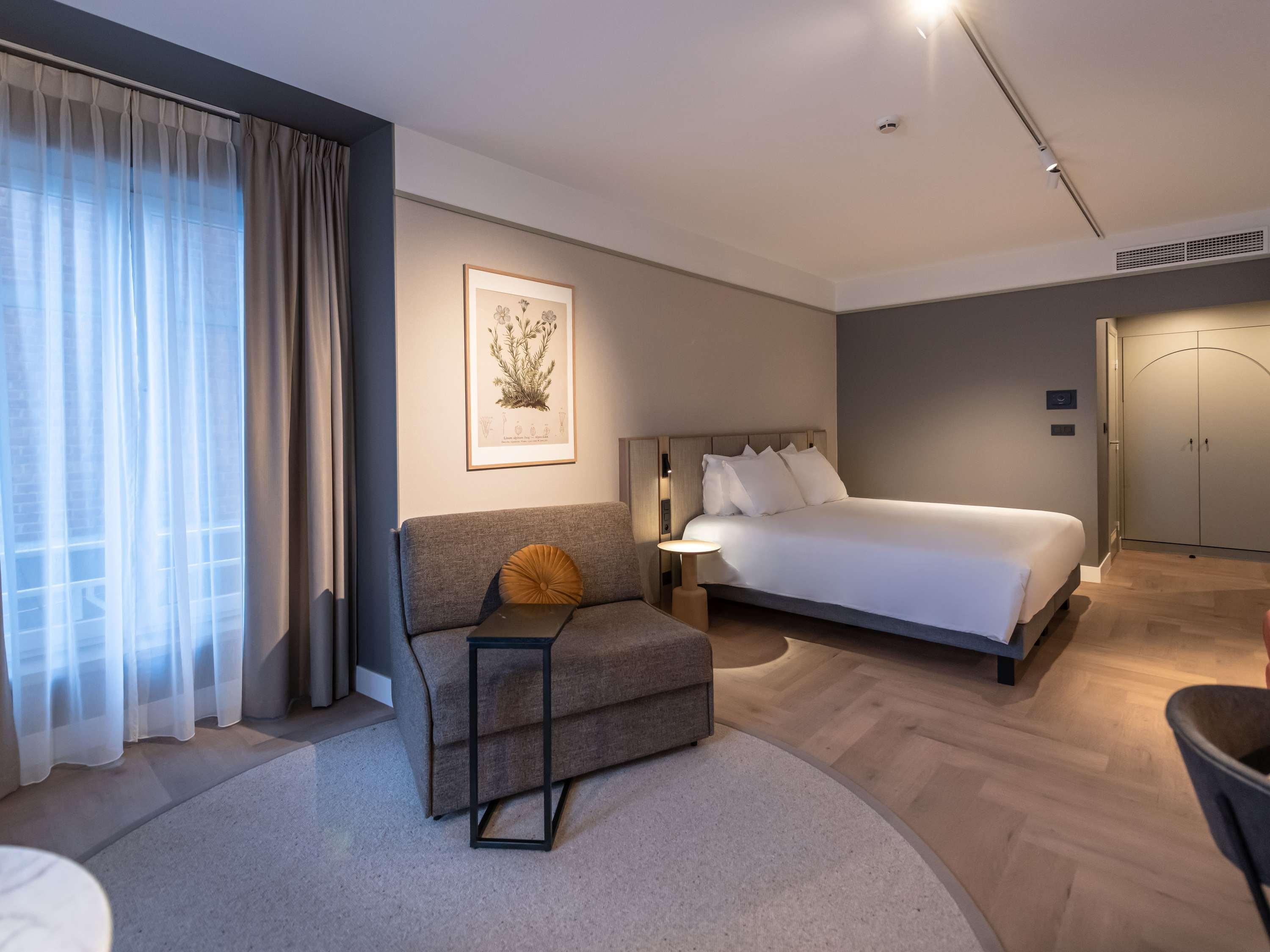 Double Superior King Bed