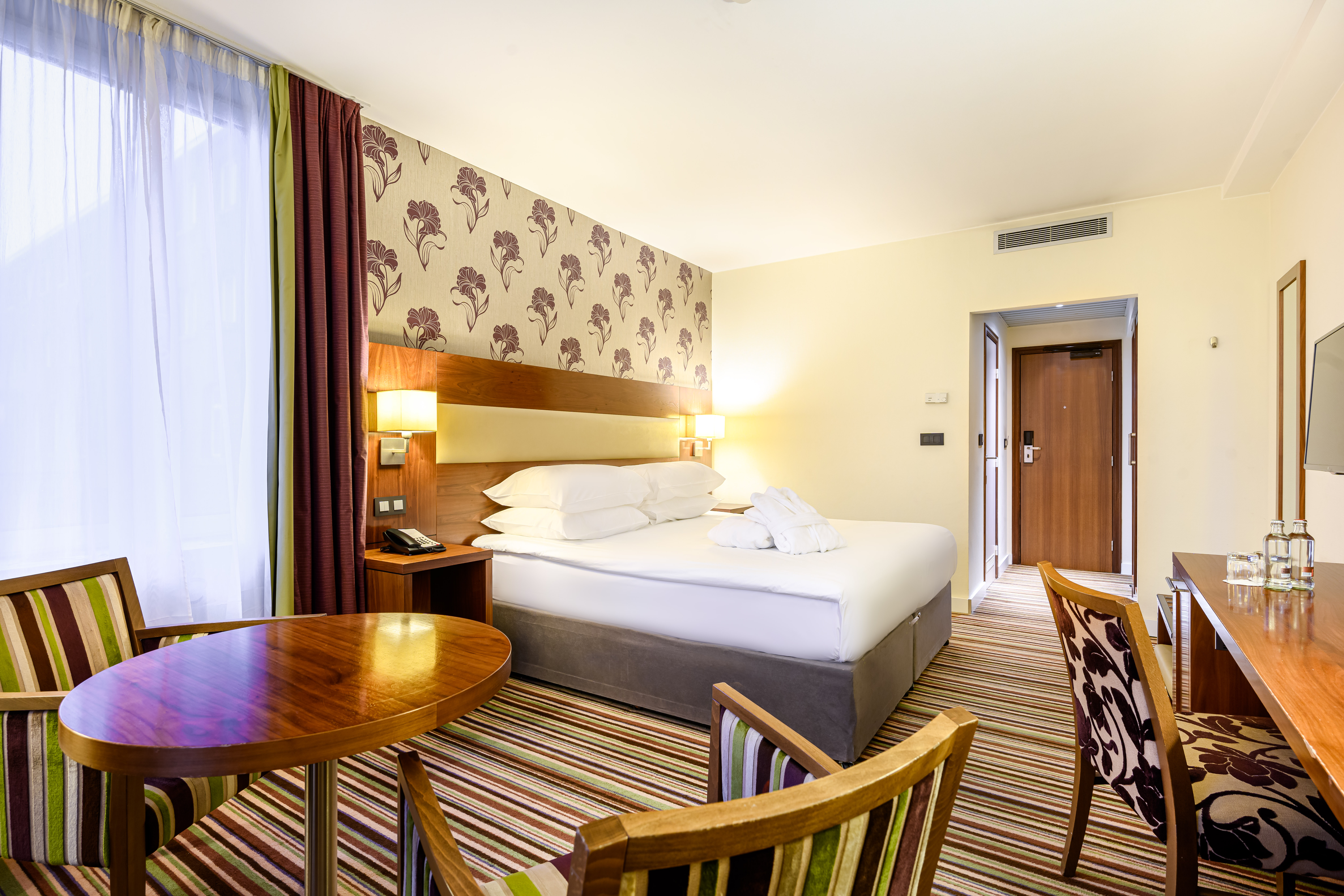 Double Superior King Bed