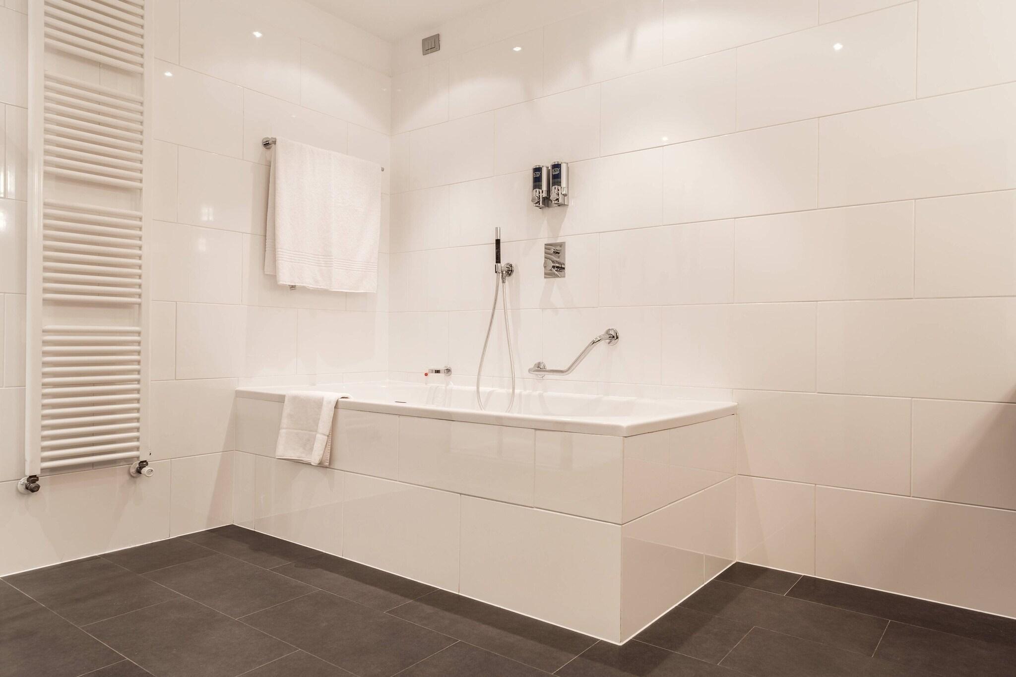 Suite Classic King Bed