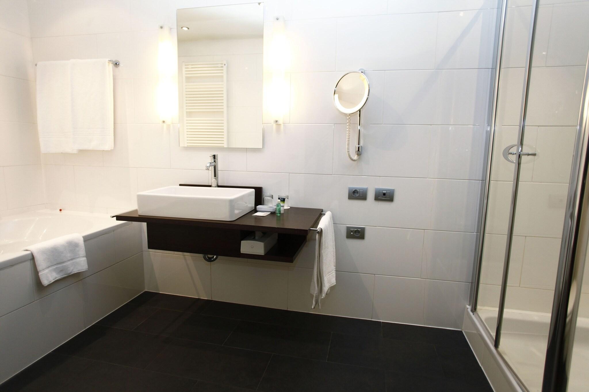 Suite Classic King Bed