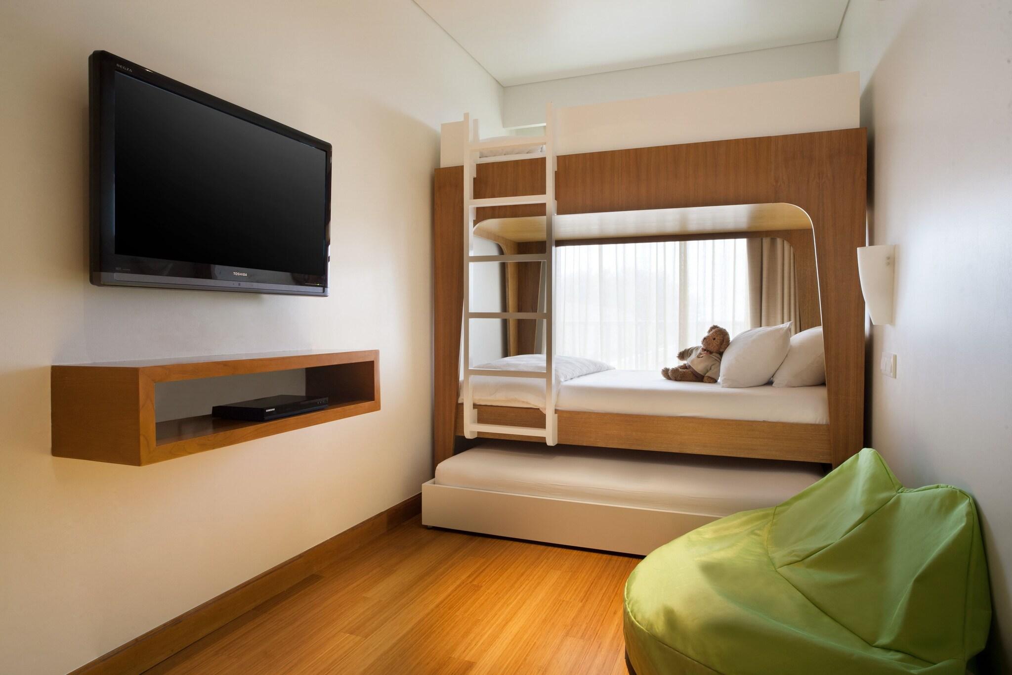 Family Room King Size Bed