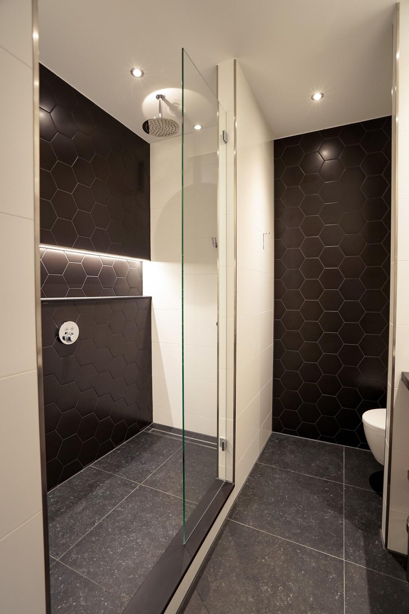 Double Deluxe King Bed