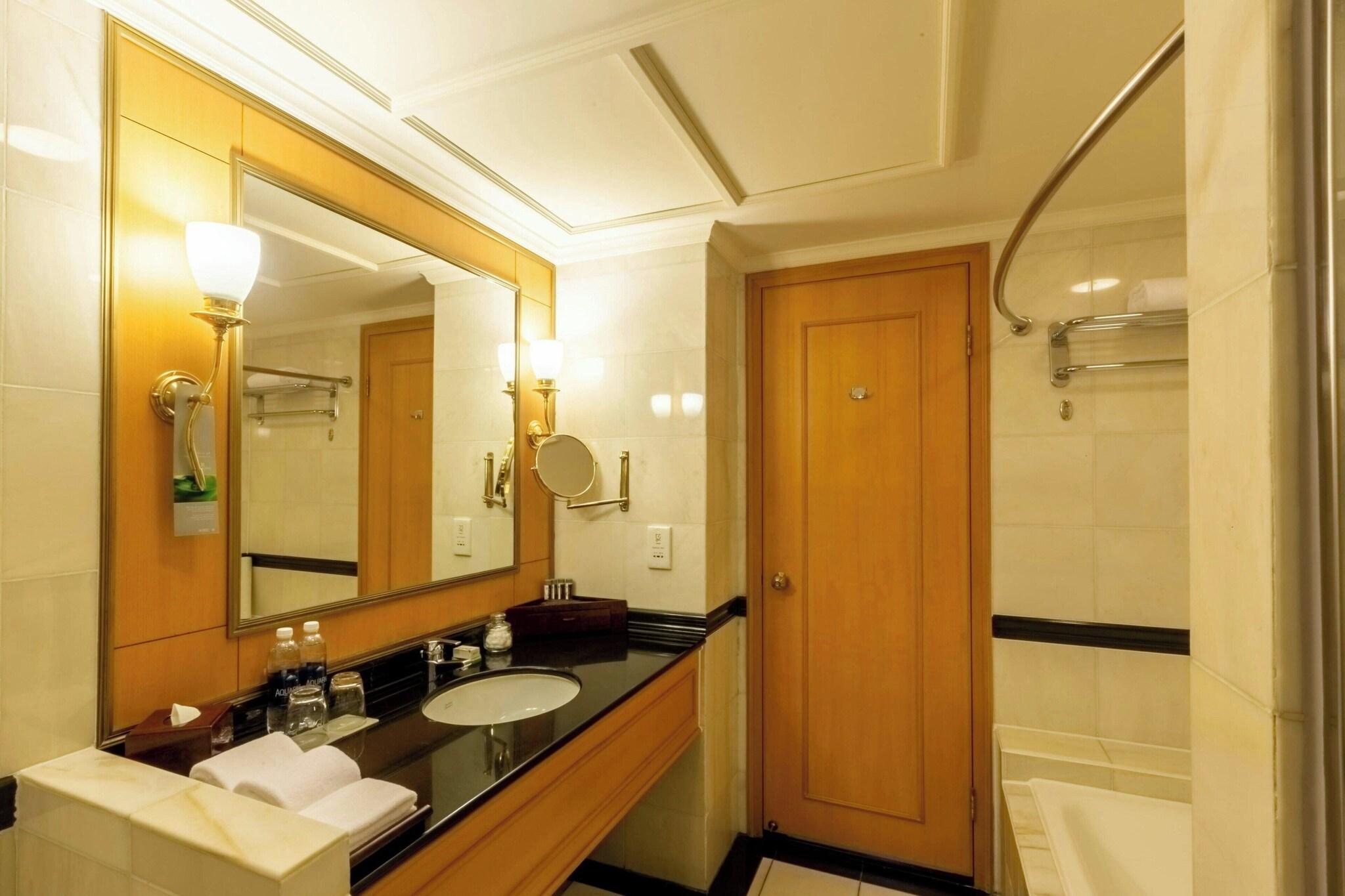 Twin Deluxe River View