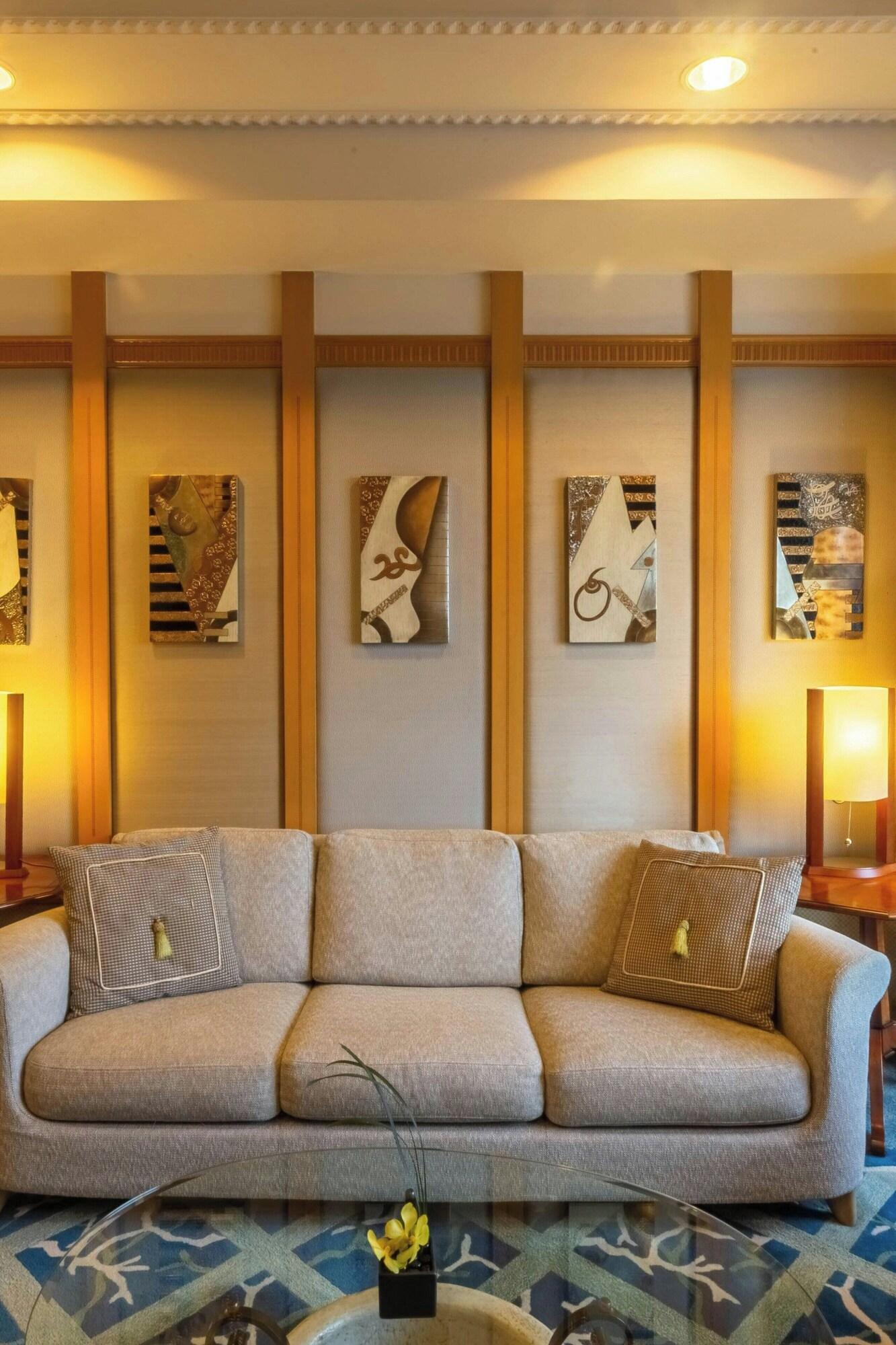 Suite Executive King Bed