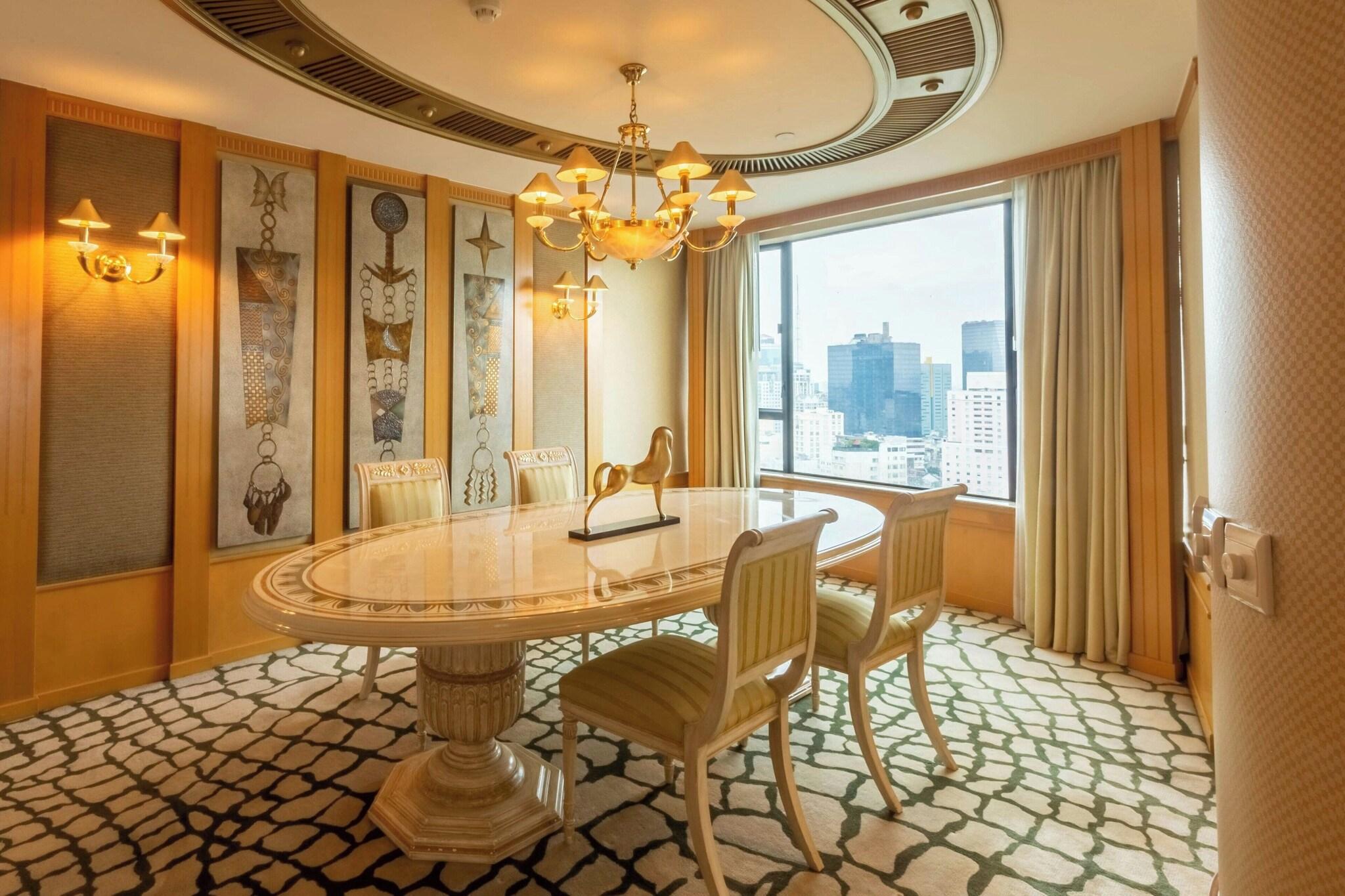 Suite Presidential with Views