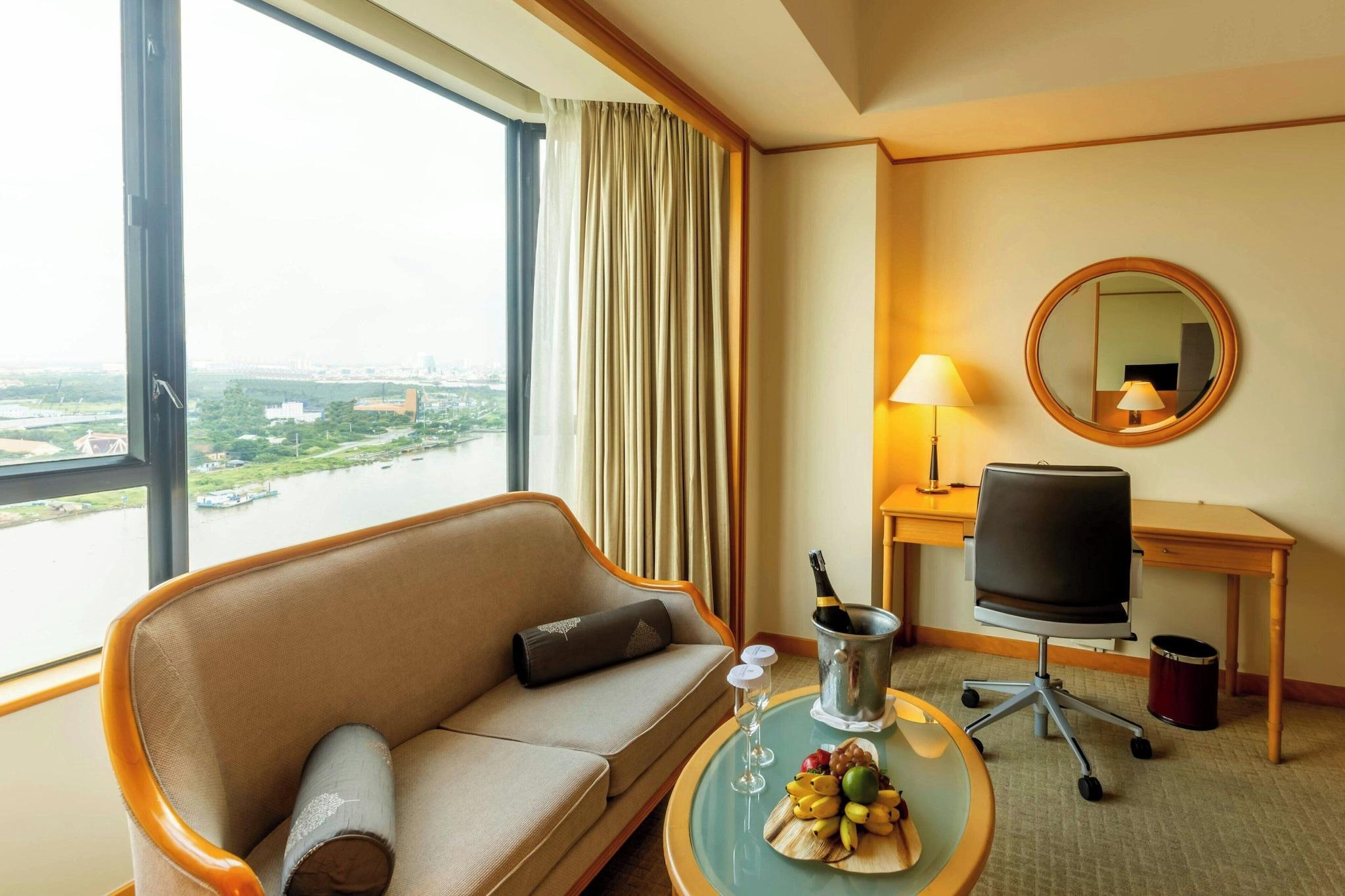 Double Club King Bed