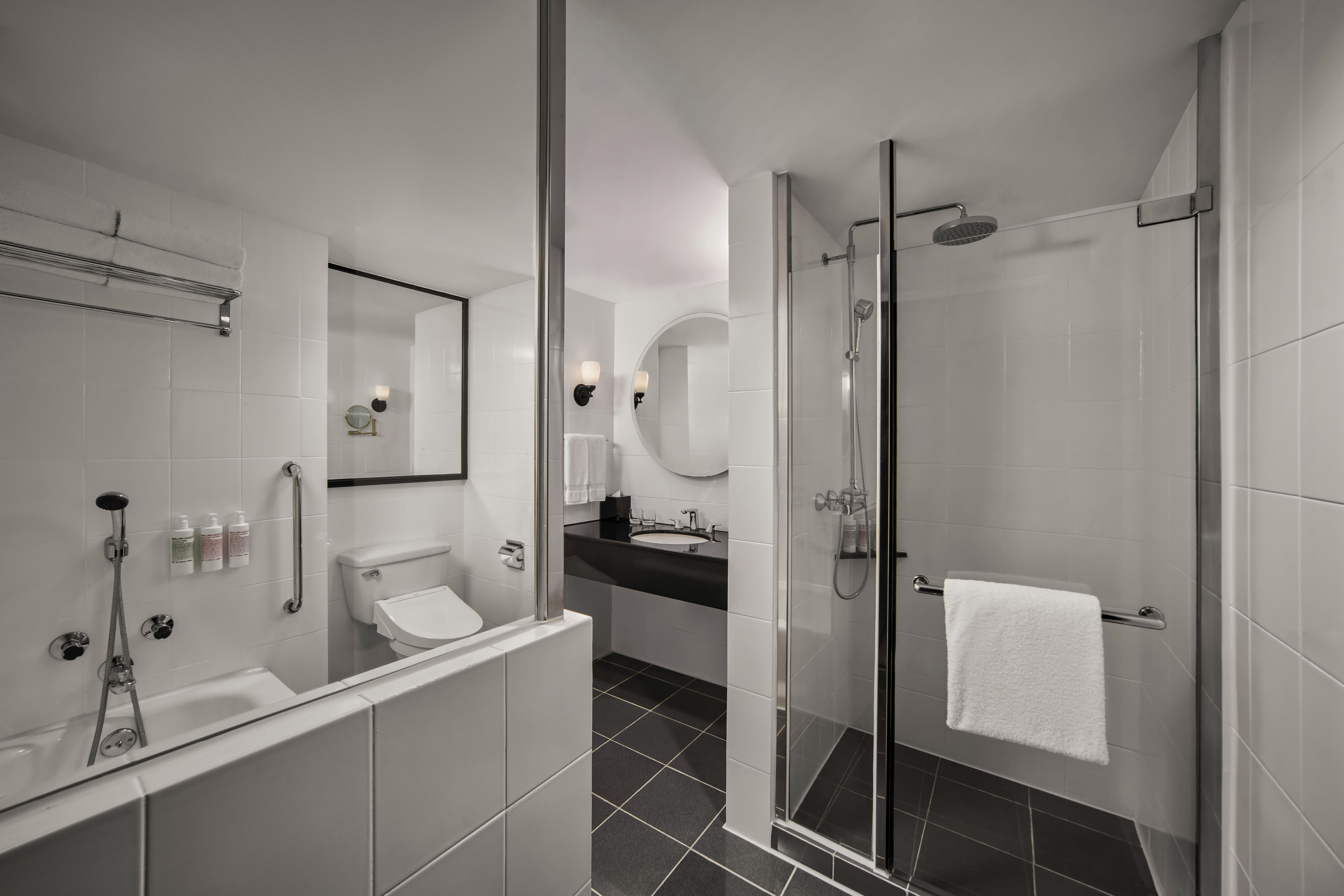 Suite Deluxe King Bed