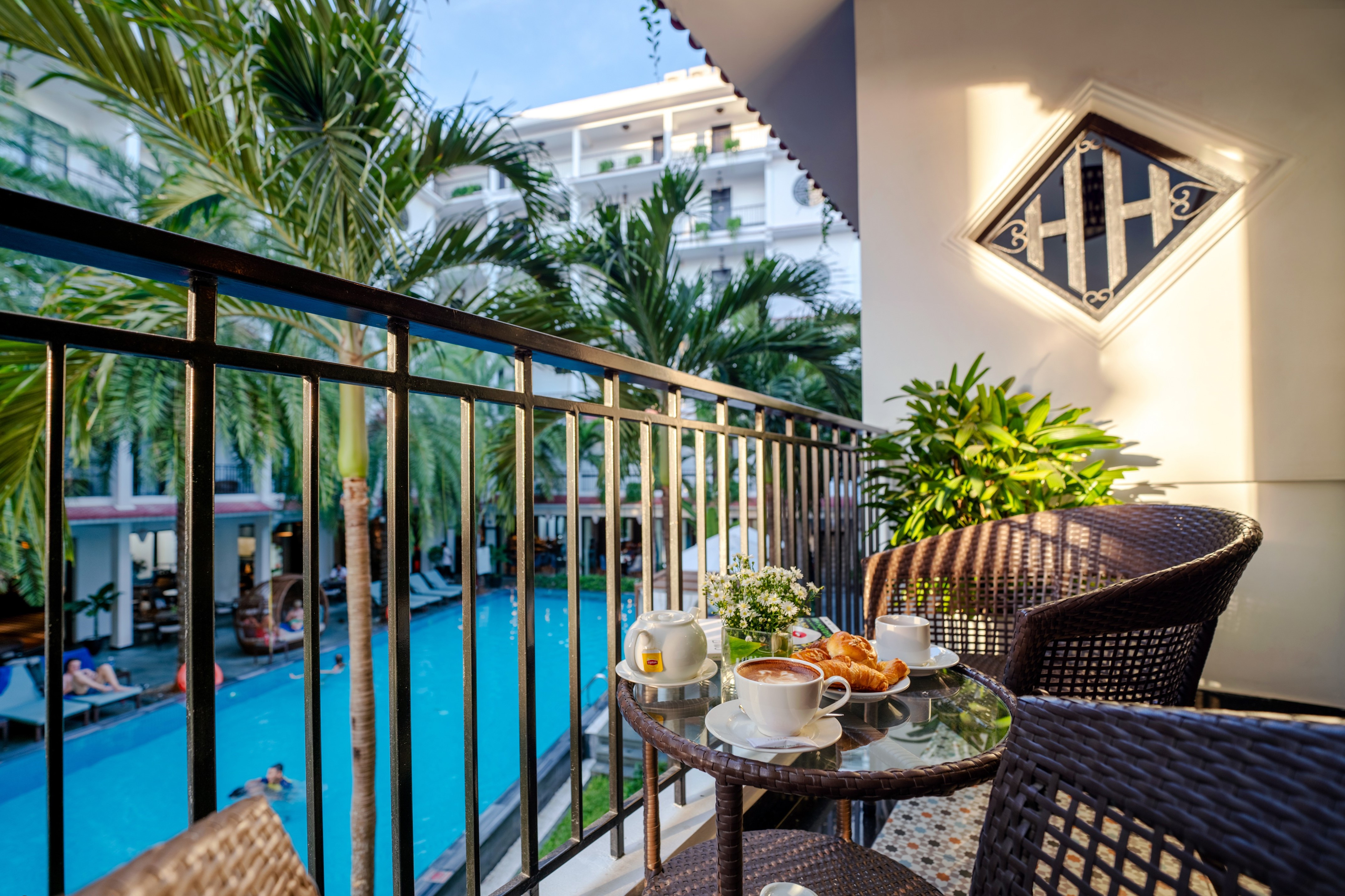 Twin Deluxe Pool View