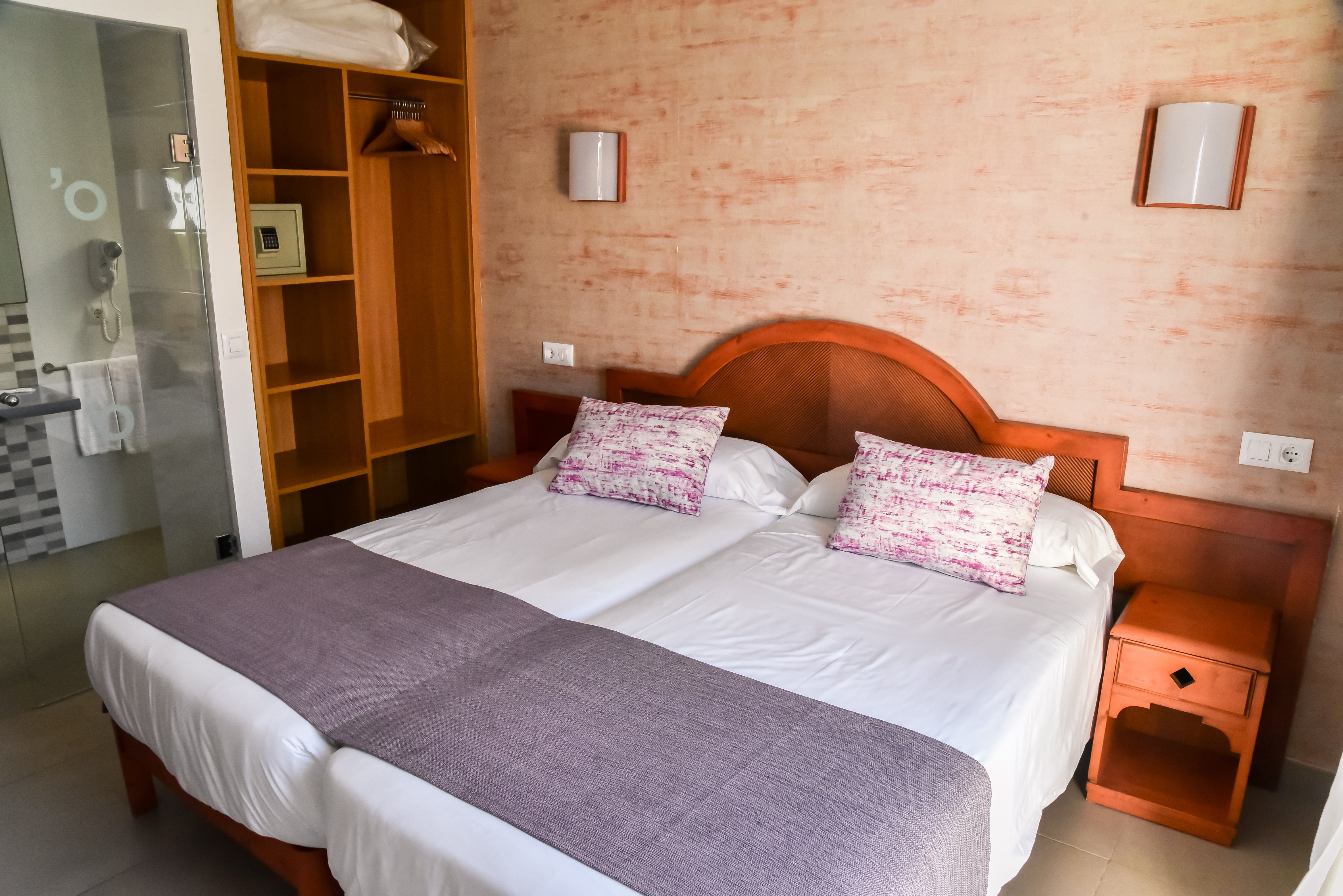 Double or Twin Capacity 2